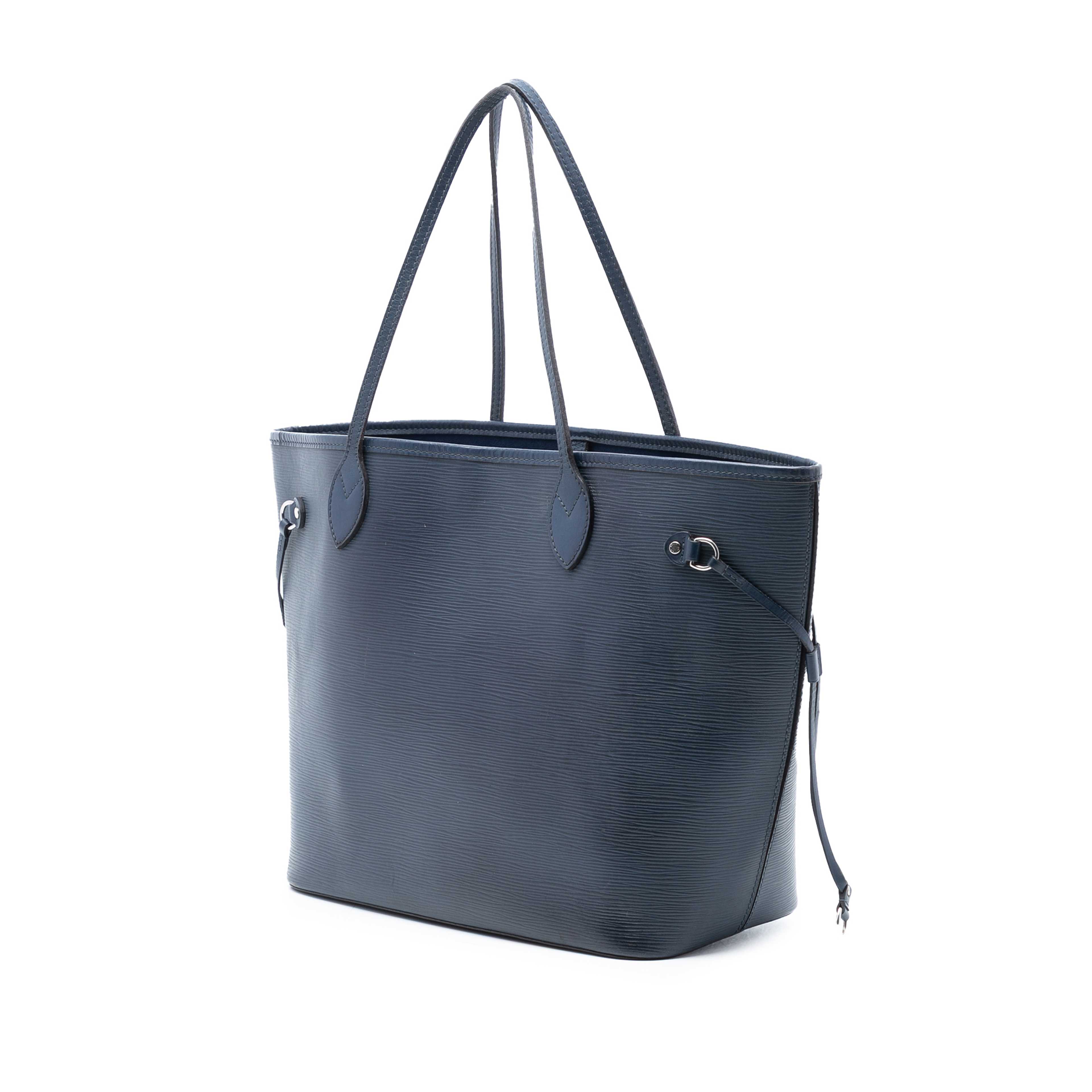 Louis Vuitton Epi Neverfull Mm, från Luxclusif, i färgen dark blue. Klicka för att öppna bilden i stort format