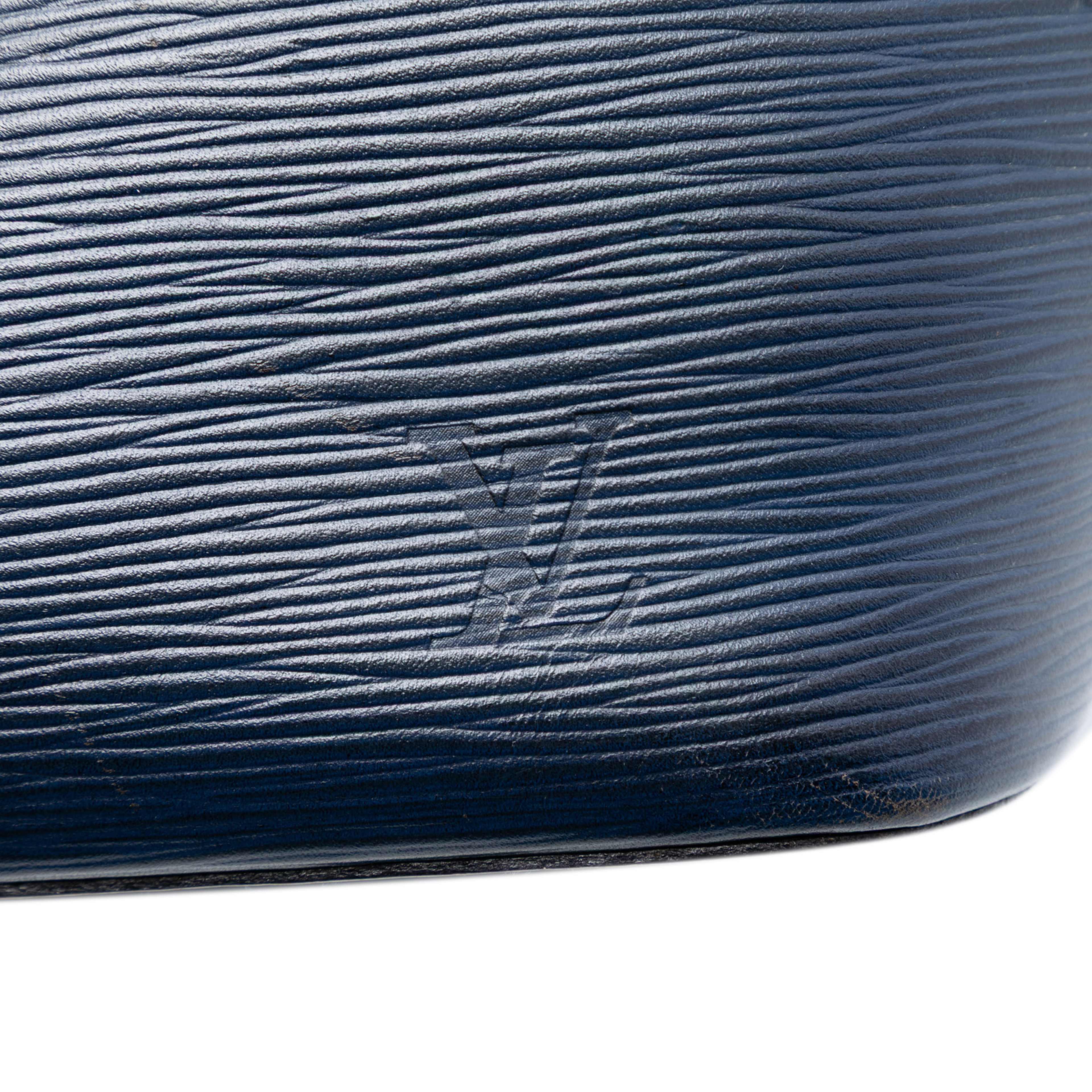 Louis Vuitton Epi Neverfull Mm, från Luxclusif, i färgen dark blue. Klicka för att öppna bilden i stort format