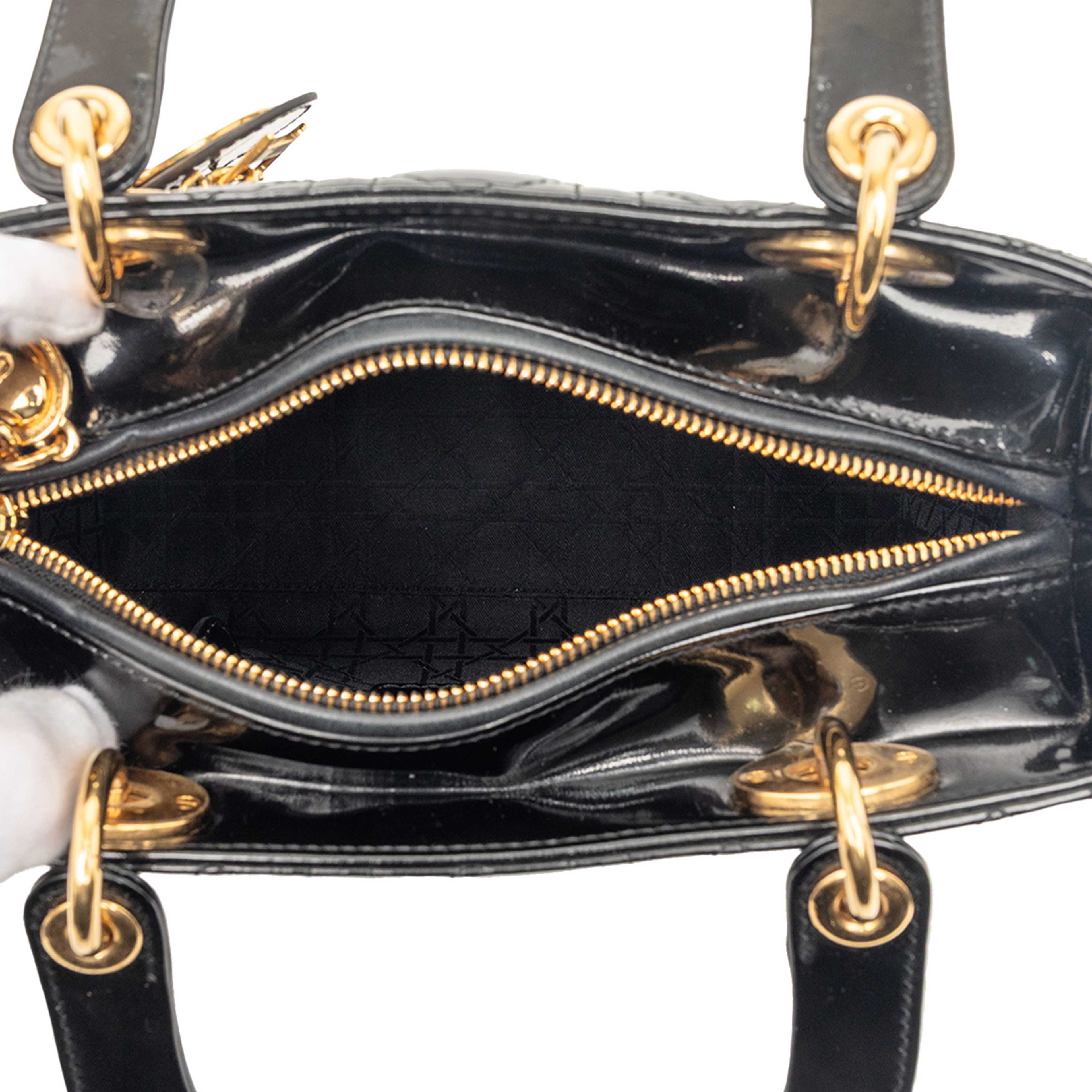 Dior Medium Patent Cannage Lady Dior, från Luxclusif, i färgen black. Klicka för att öppna bilden i stort format