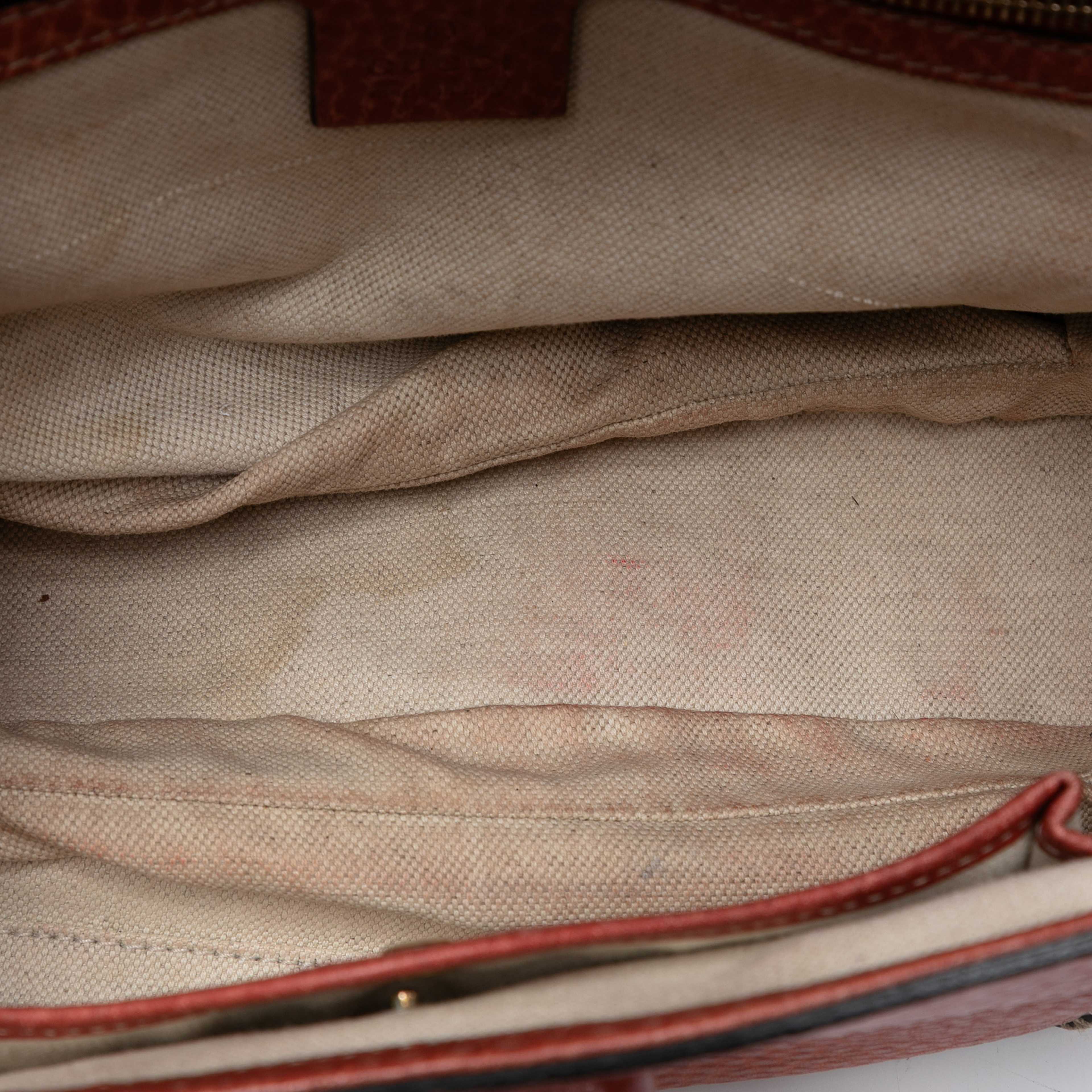 Gucci Medium Leather New Bamboo Satchel, från Luxclusif, i färgen brown. Klicka för att öppna bilden i stort format