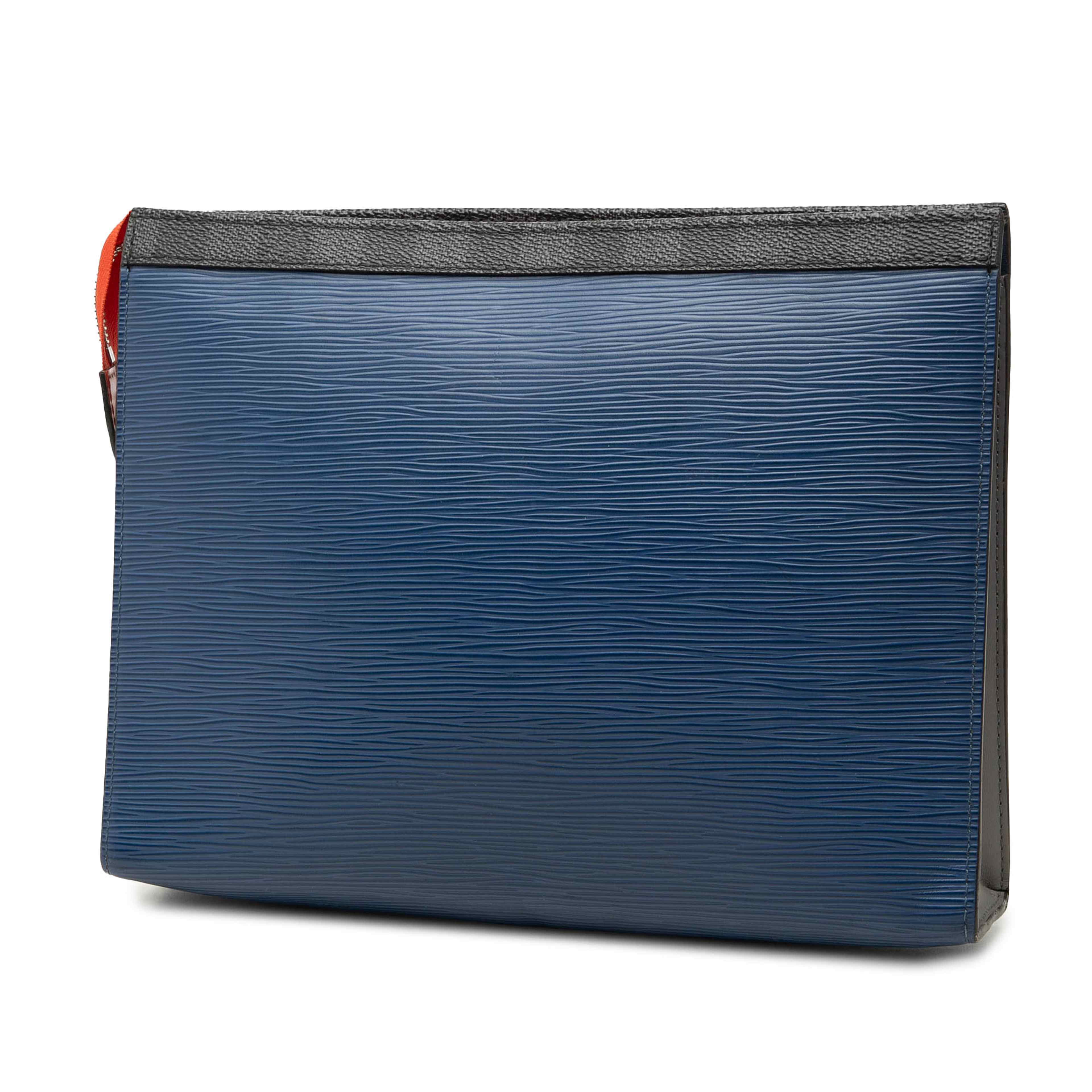 Louis Vuitton Epi Damier Graphite Pochette Voyage Mm, från Luxclusif, i färgen blå. Klicka för att öppna bilden i stort format