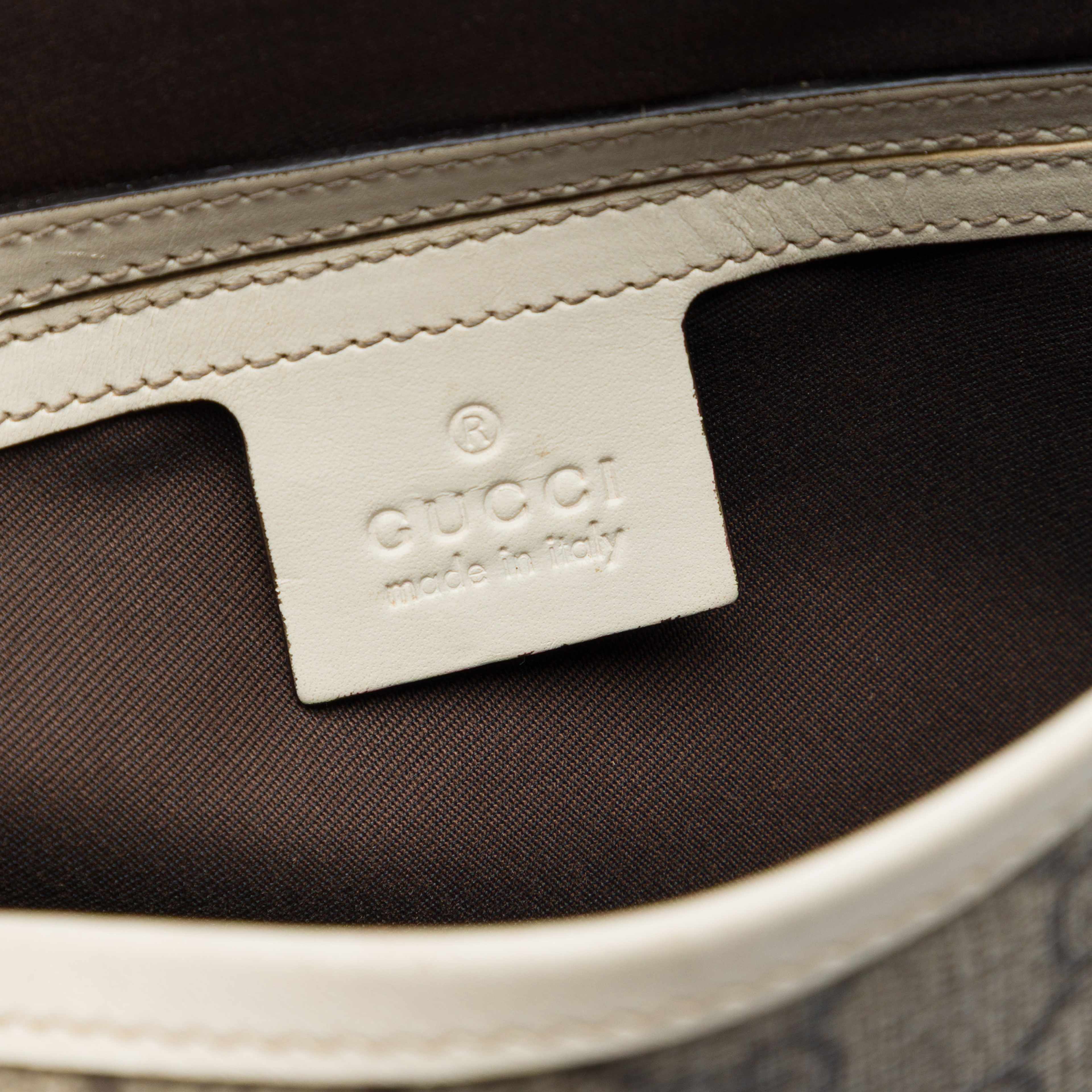 Gucci Gg Supreme Crossbody, från Luxclusif, i färgen beige. Klicka för att öppna bilden i stort format