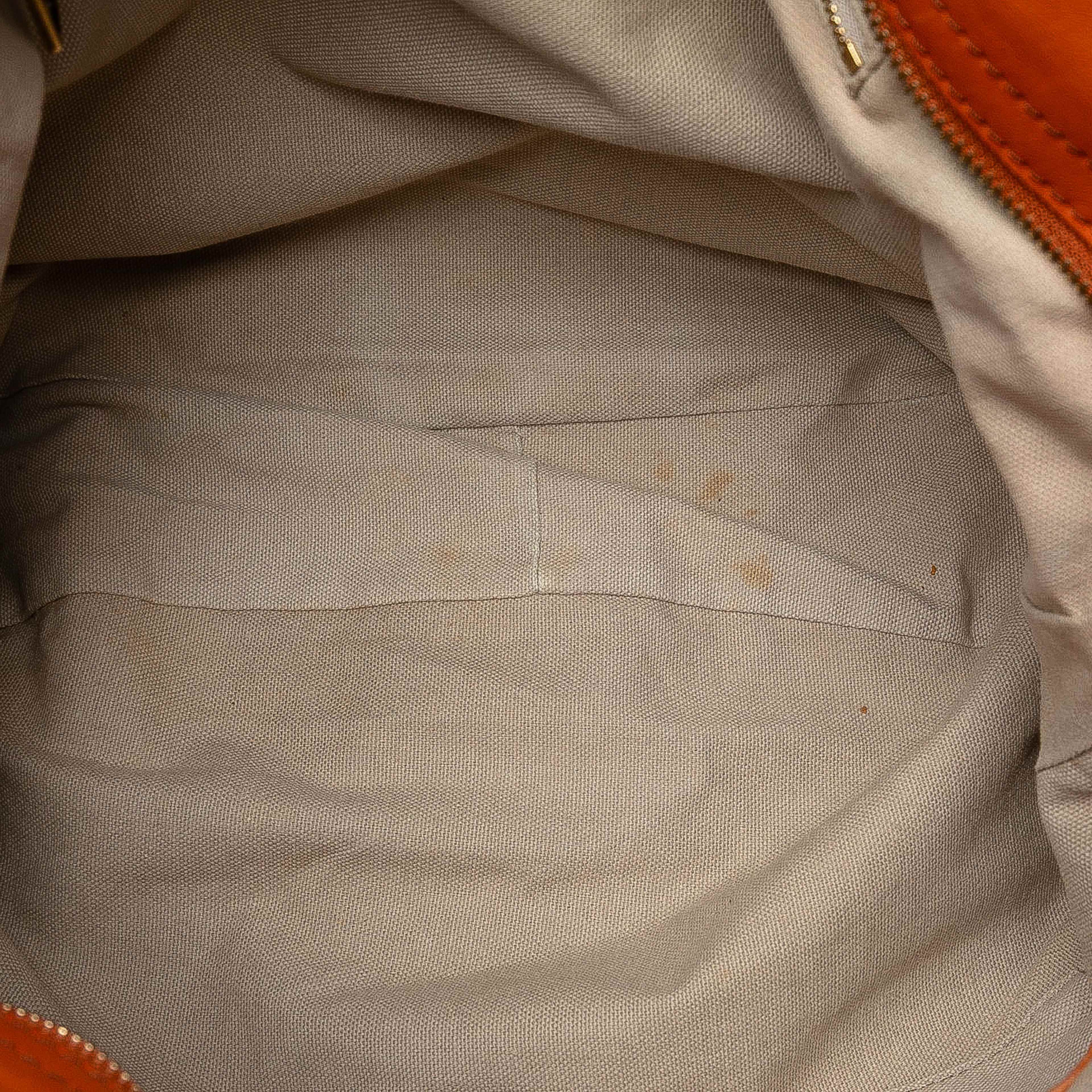 Burberry House Check Canvas Ashwood Hobo, från Luxclusif, i färgen light brown. Klicka för att öppna bilden i stort format