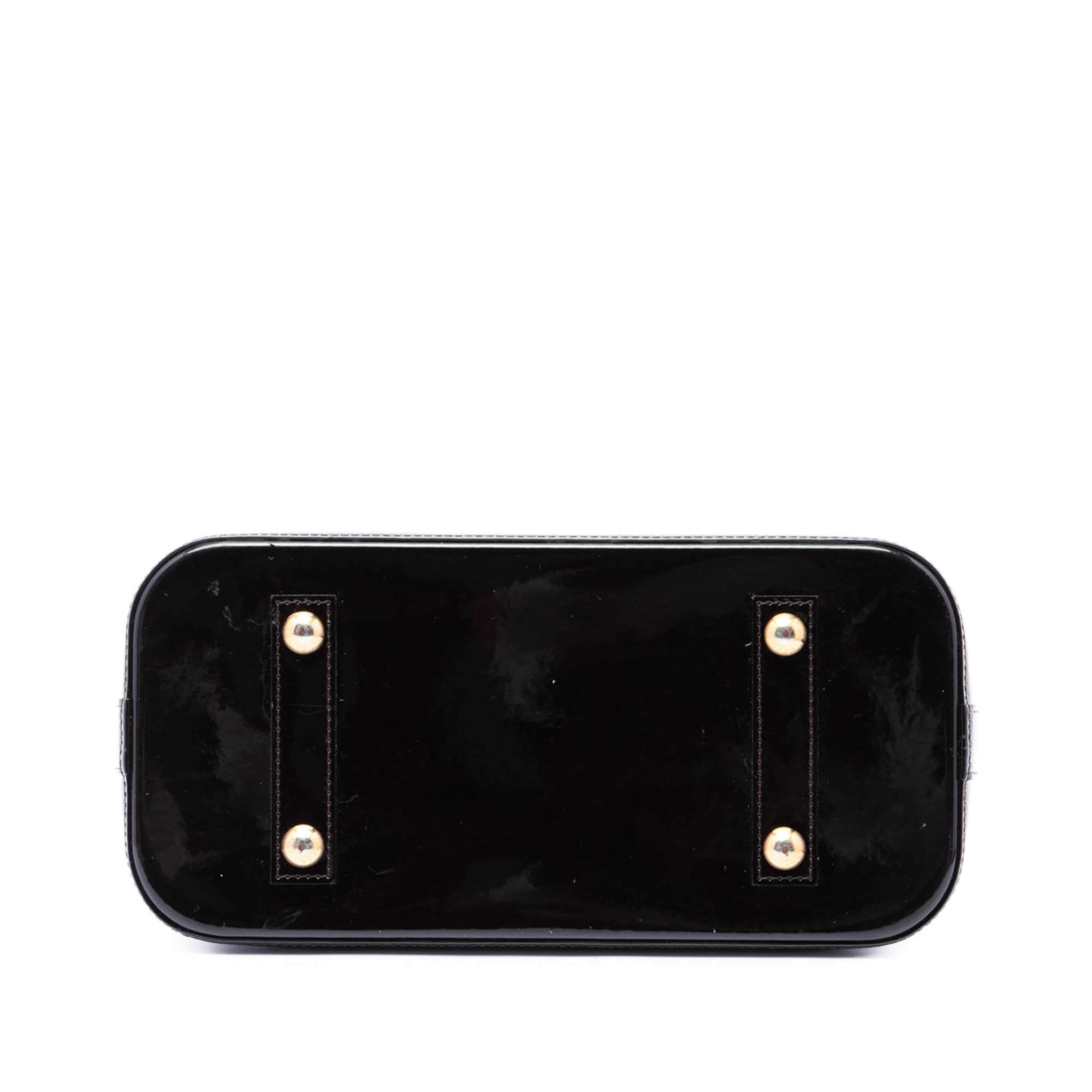 Louis Vuitton Monogram Vernis Alma Pm, från Luxclusif, i färgen purpur. Klicka för att öppna bilden i stort format