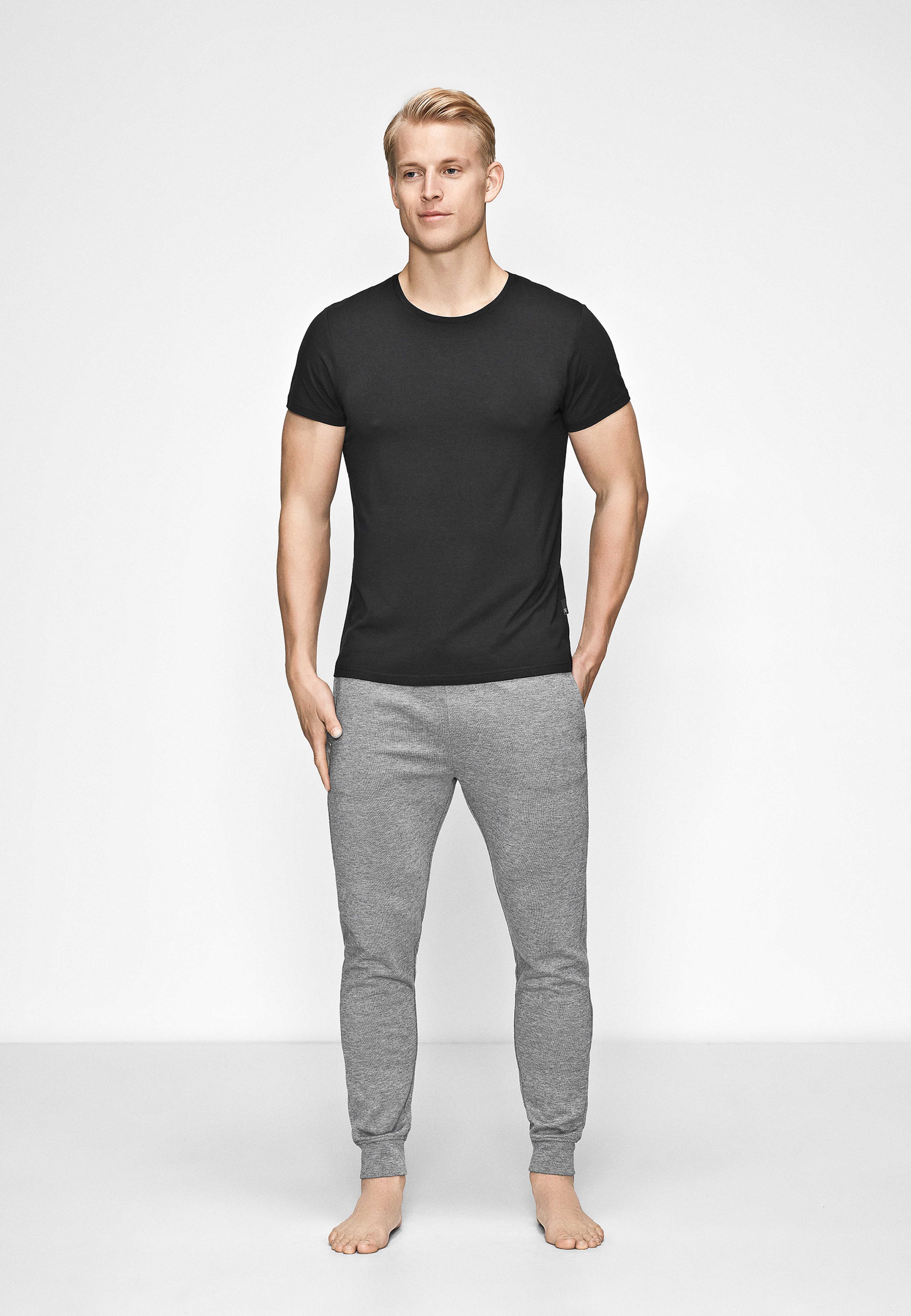 2-pack Bambu, T-shirt O-neck, Svart, från JBS of Denmark, i färgen black. Klicka för att öppna bilden i stort format