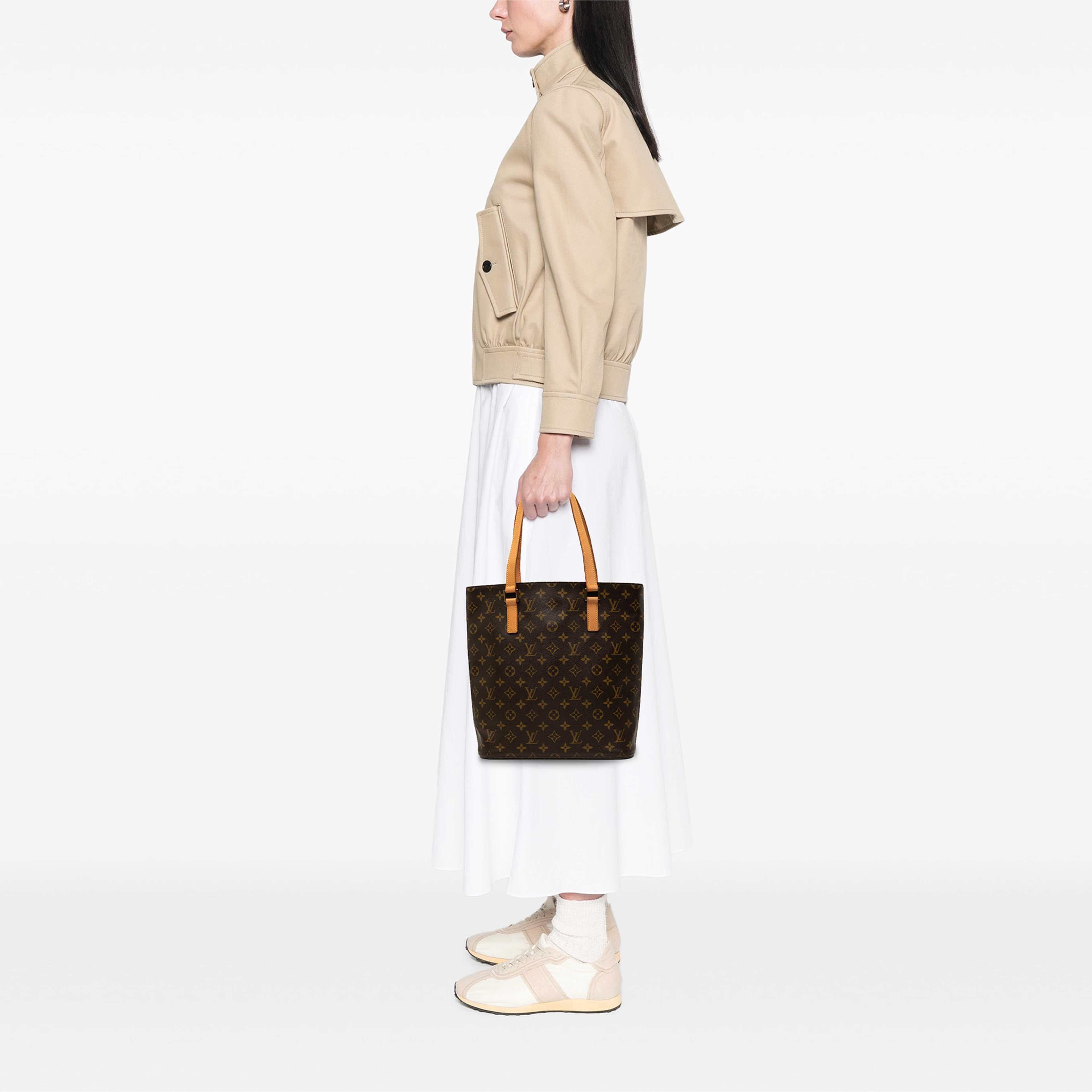 Louis Vuitton Monogram Vavin Gm, från Luxclusif, i färgen brun. Klicka för att öppna bilden i stort format