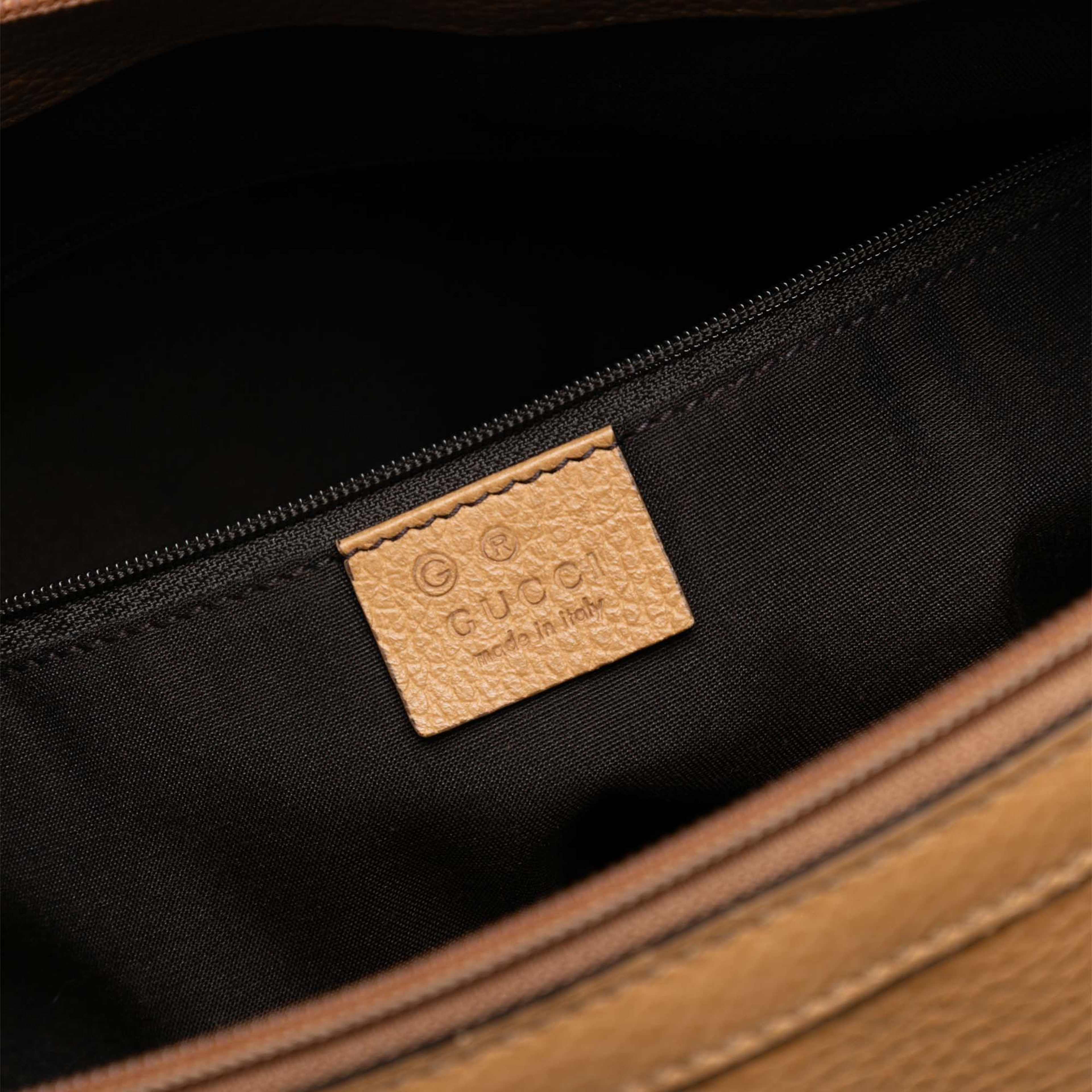 Gucci Leather Gg Charm Dome Satchel, från Luxclusif, i färgen light brown. Klicka för att öppna bilden i stort format