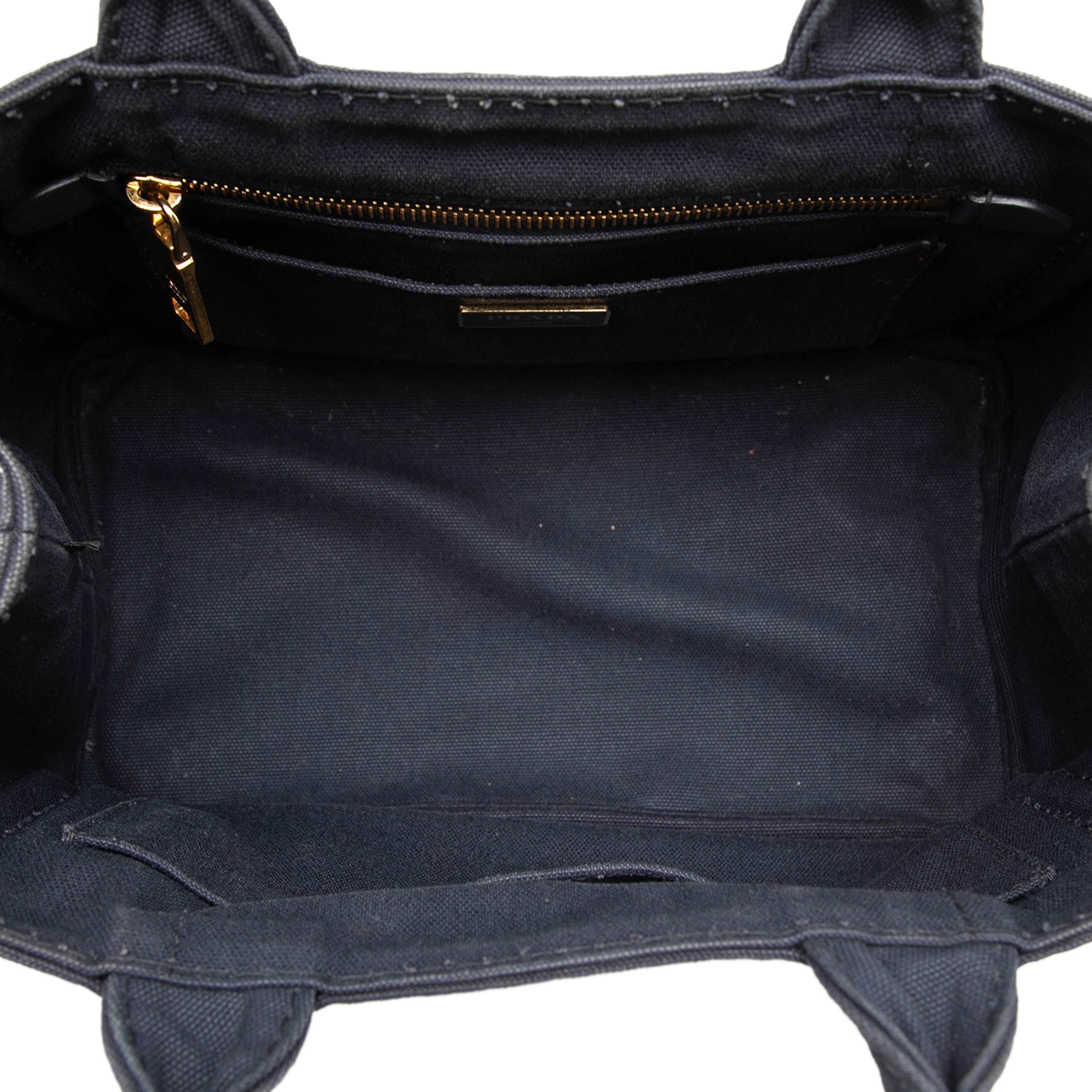 Prada Small Canvas Canapa Logo Tote, från Luxclusif, i färgen blå. Klicka för att öppna bilden i stort format
