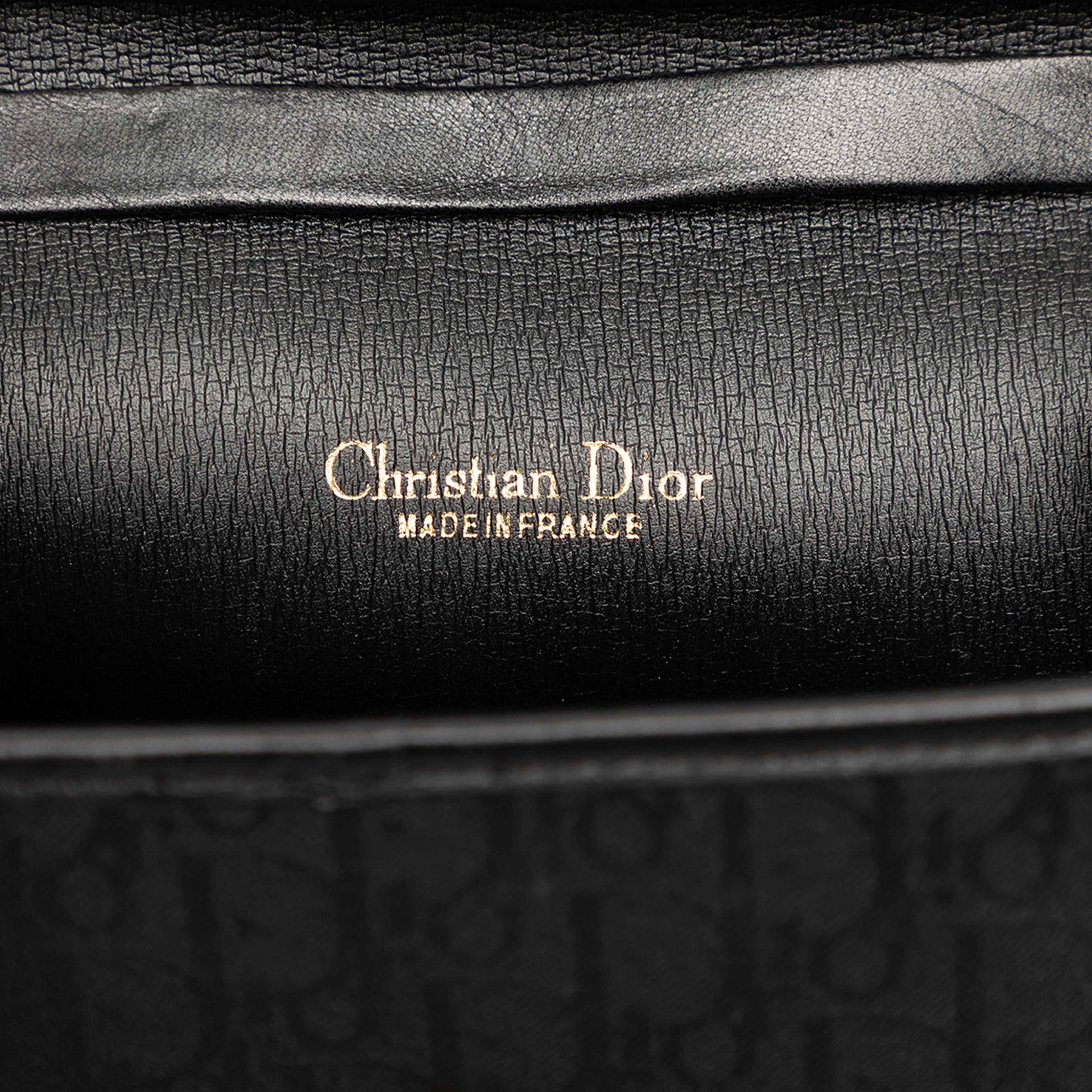 Dior Diorissimo Trotter Canvas Chain Shoulder Bag, från Luxclusif, i färgen black. Klicka för att öppna bilden i stort format