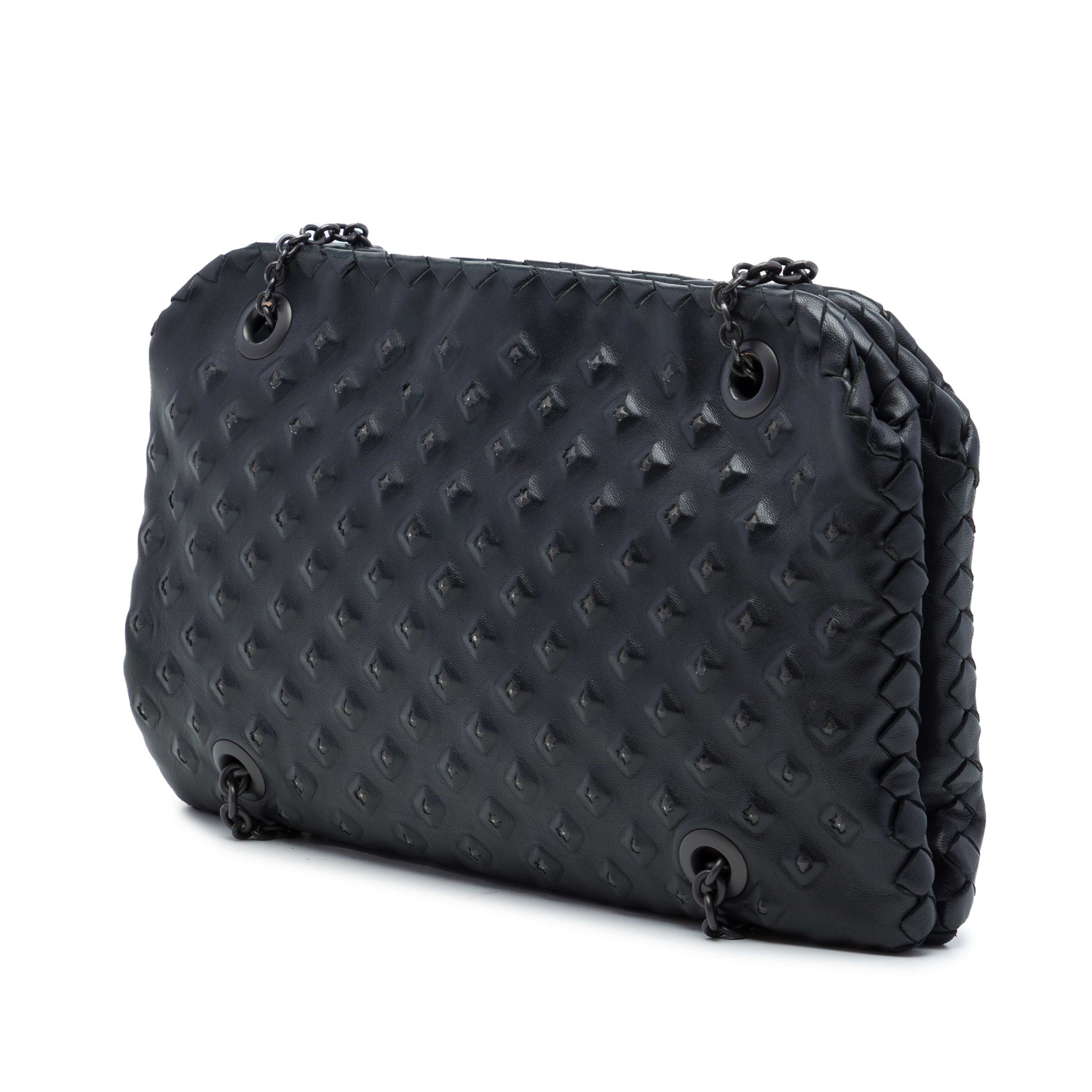 Bottega Veneta Intrecciato Trimmed Nappa Studded Duo Shoulder Bag, från Luxclusif, i färgen svart. Klicka för att öppna bilden i stort format