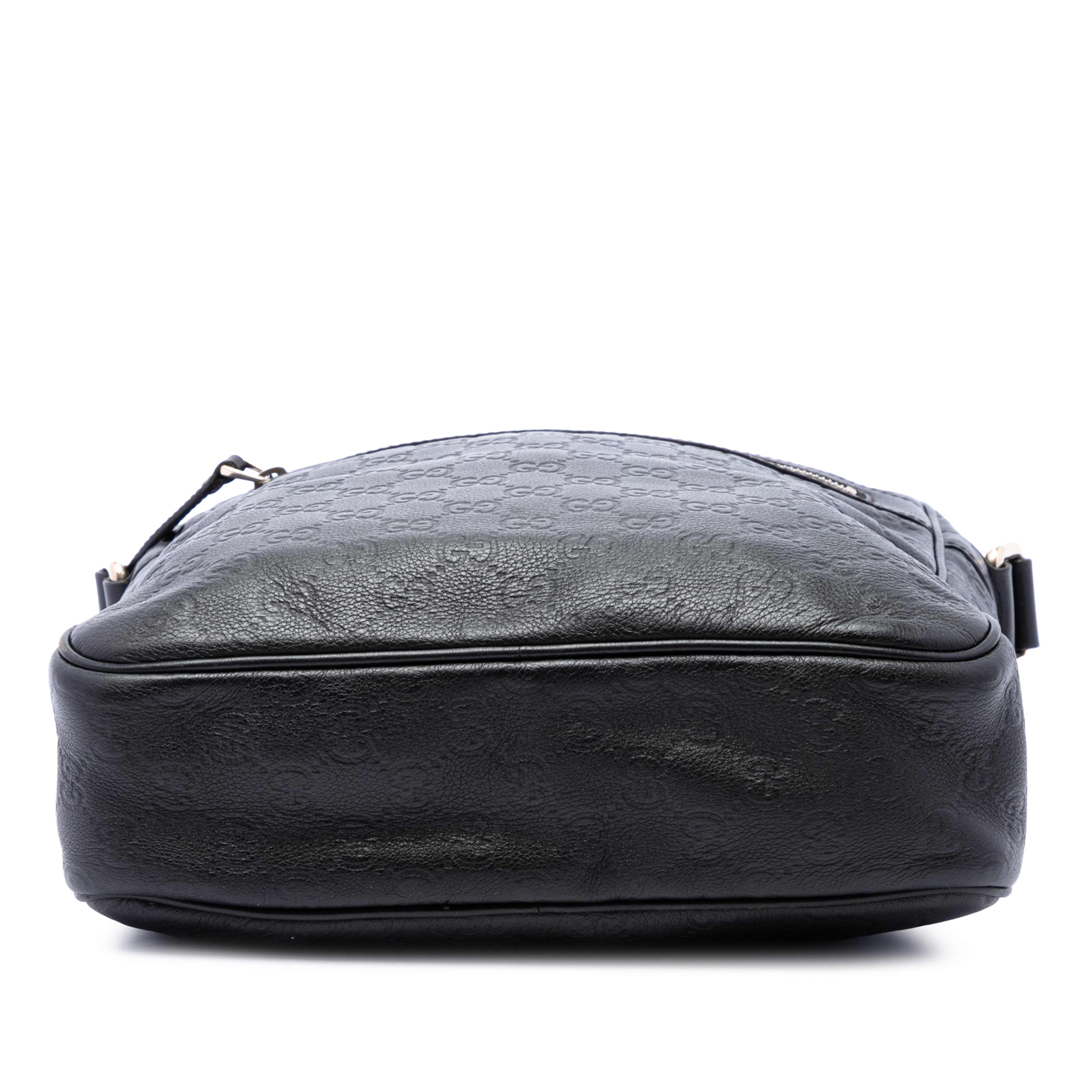 Gucci Guccissima Crossbody, från Luxclusif, i färgen brun. Klicka för att öppna bilden i stort format