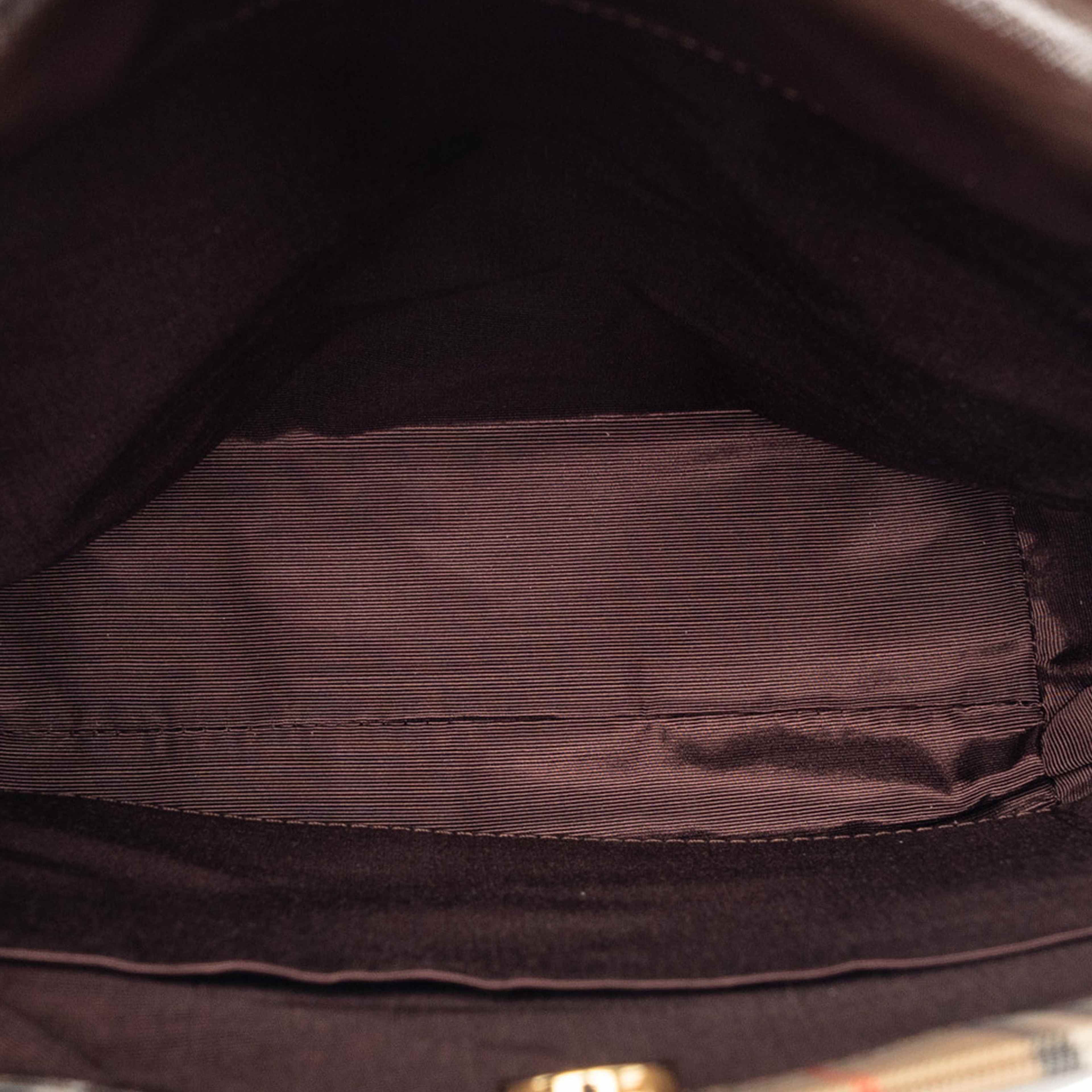 Burberry Haymarket Check Canvas Tote, från Luxclusif, i färgen beige. Klicka för att öppna bilden i stort format