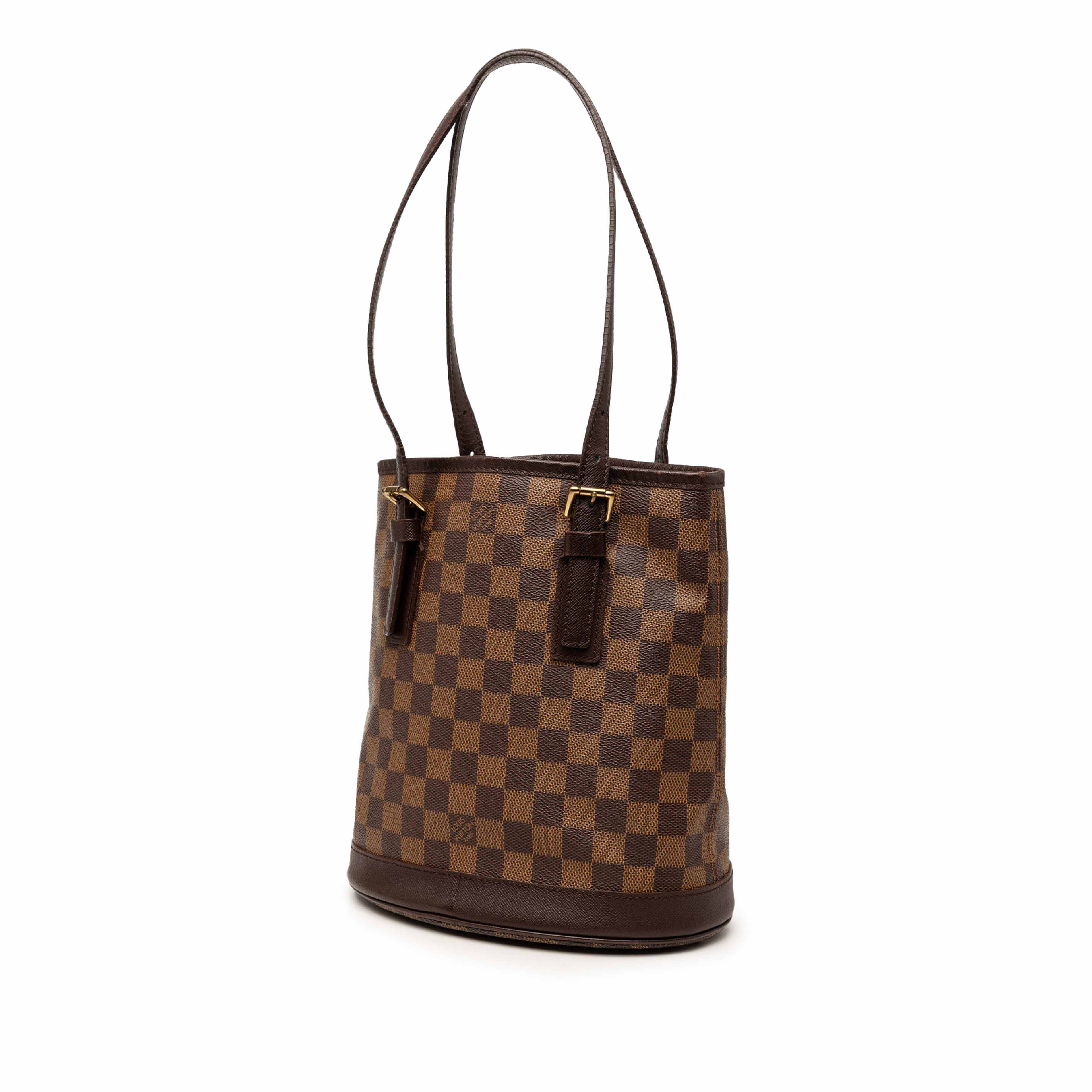 Louis Vuitton Damier Ebene Marais, från Luxclusif, i färgen brun. Klicka för att öppna bilden i stort format