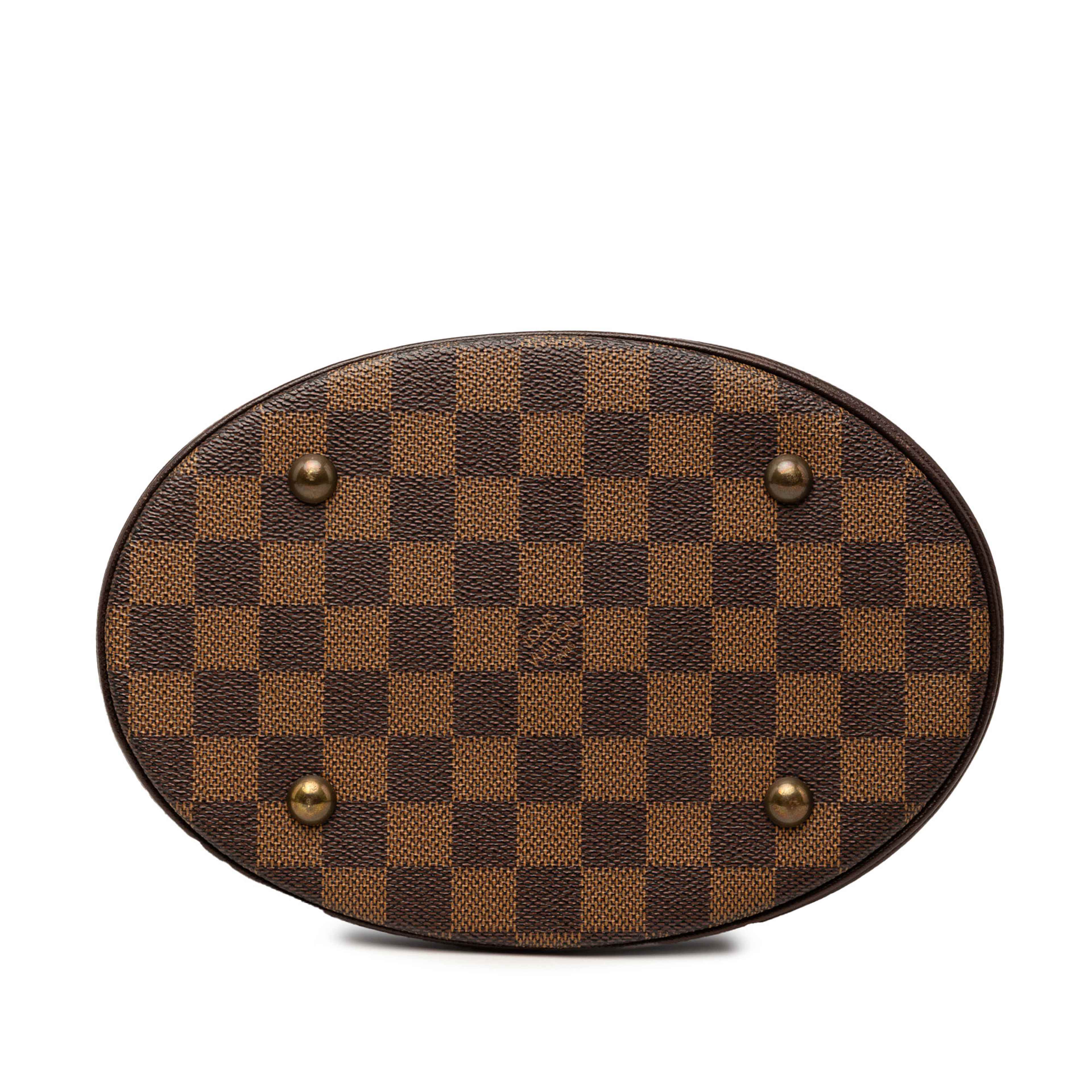 Louis Vuitton Damier Ebene Marais, från Luxclusif, i färgen brun. Klicka för att öppna bilden i stort format