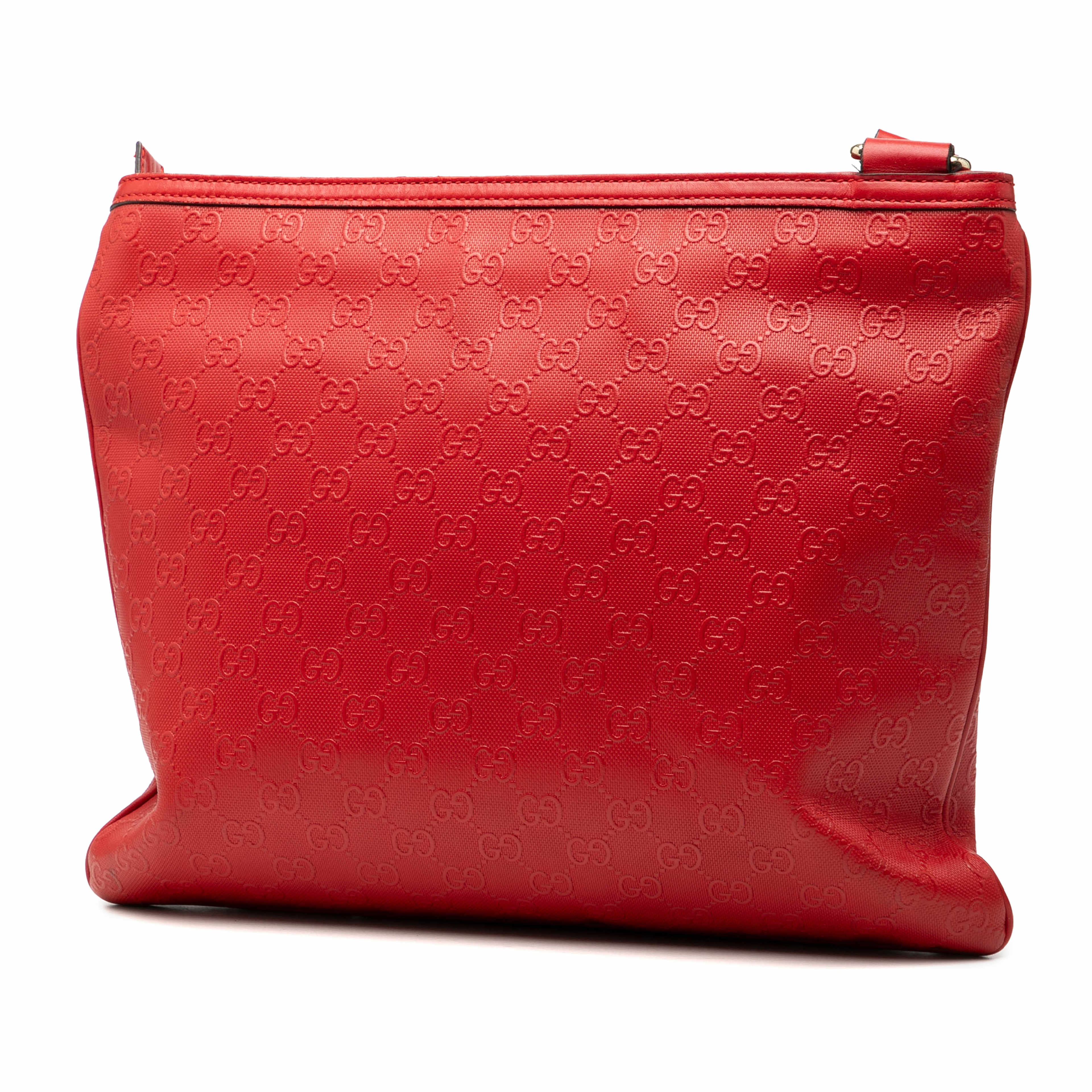 Gucci Guccissima Crossbody, från Luxclusif, i färgen red. Klicka för att öppna bilden i stort format