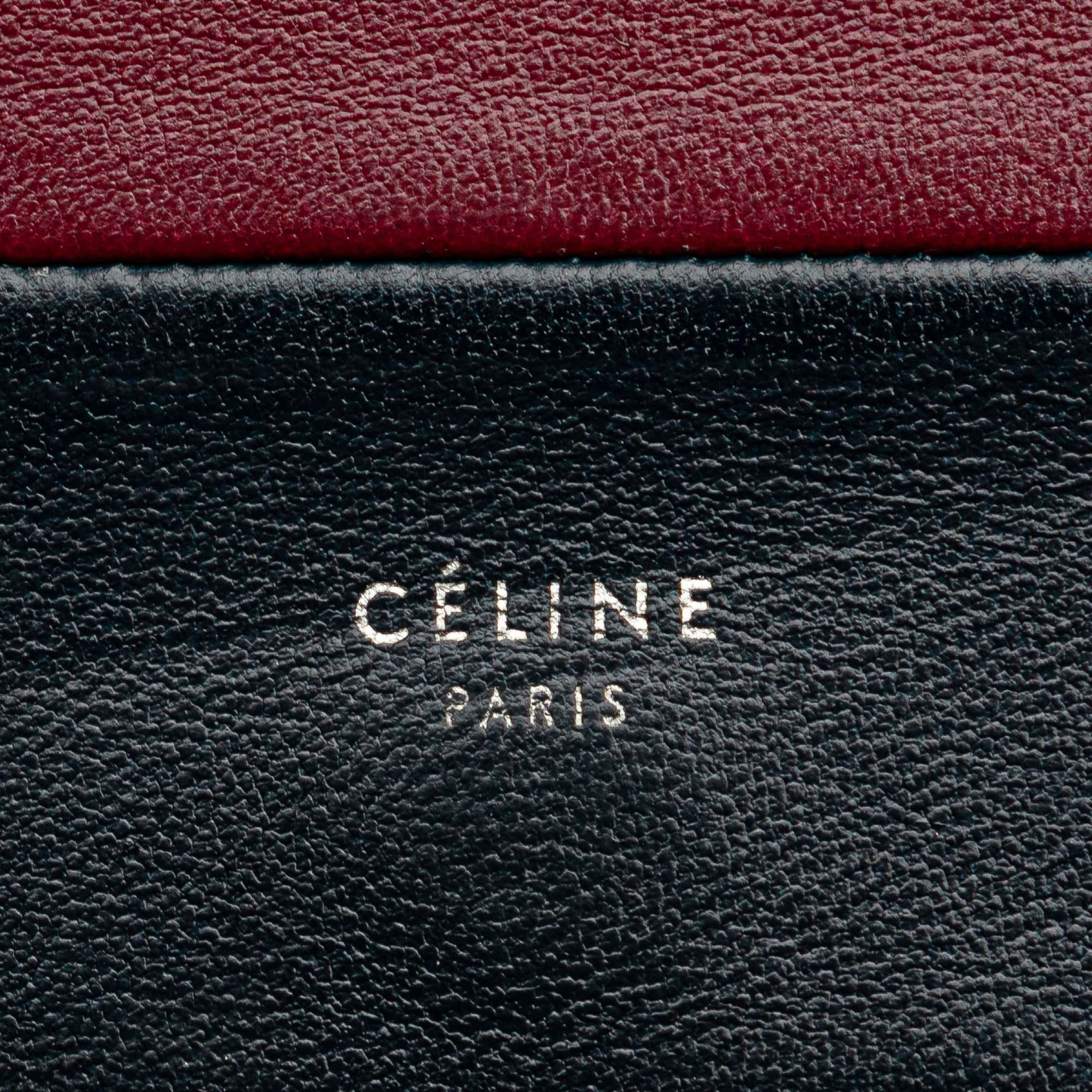 Celine Leather Frame Wallet On Chain, från Luxclusif, i färgen dark red. Klicka för att öppna bilden i stort format