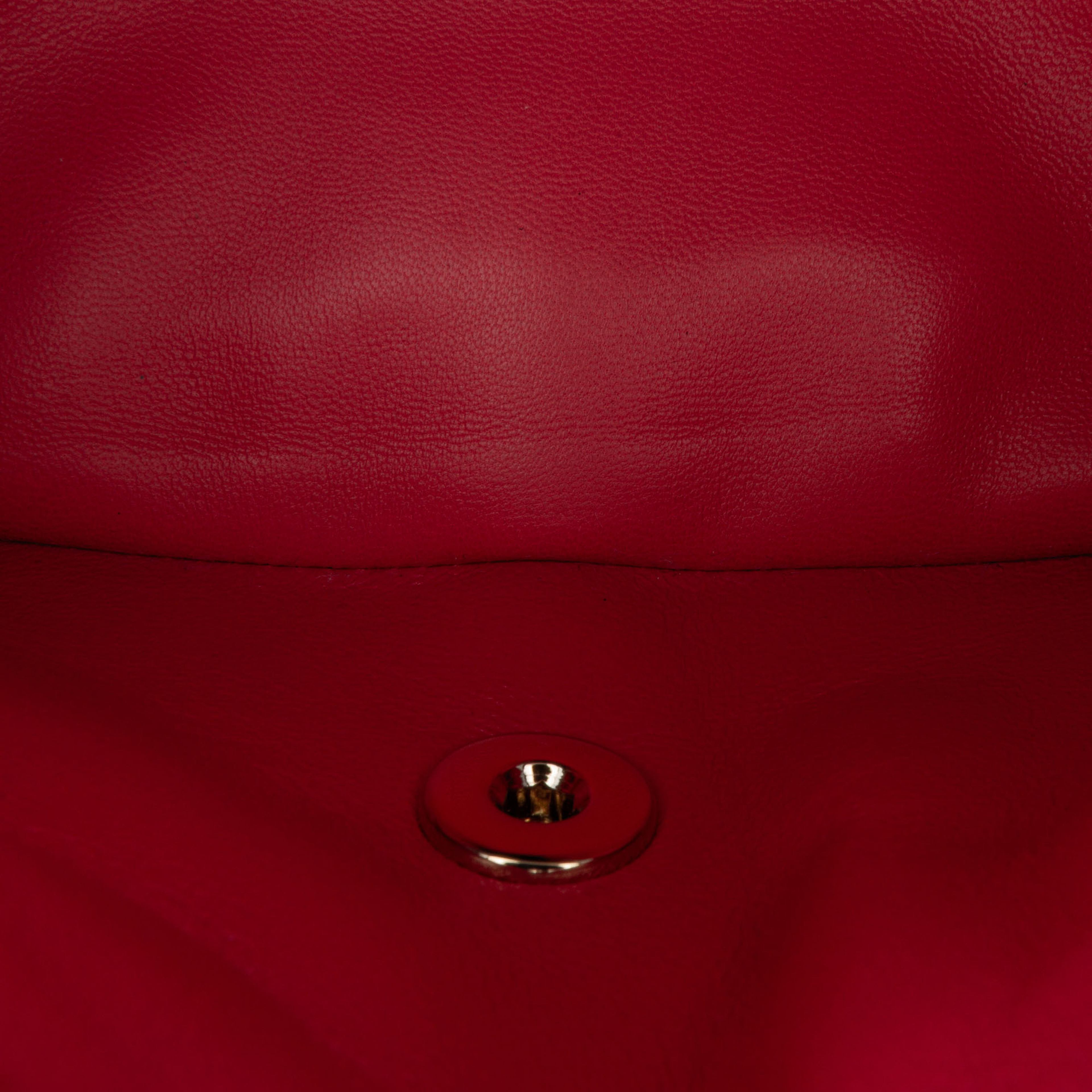 Chanel Medium Classic Chevron Lambskin Double Flap, från Luxclusif, i färgen blush. Klicka för att öppna bilden i stort format