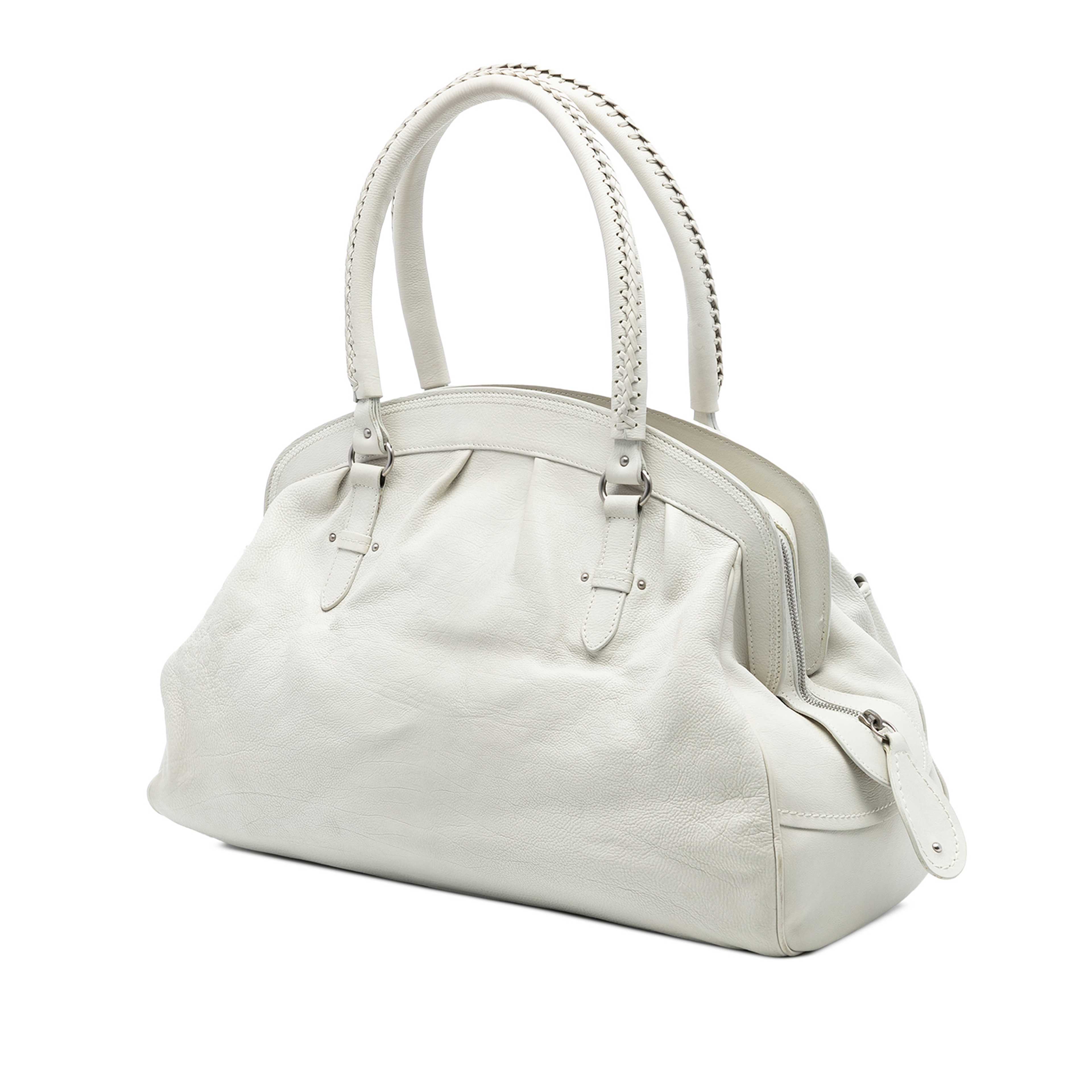 Dior Large Calfskin My Dior Frame Handbag, från Luxclusif, i färgen white. Klicka för att öppna bilden i stort format
