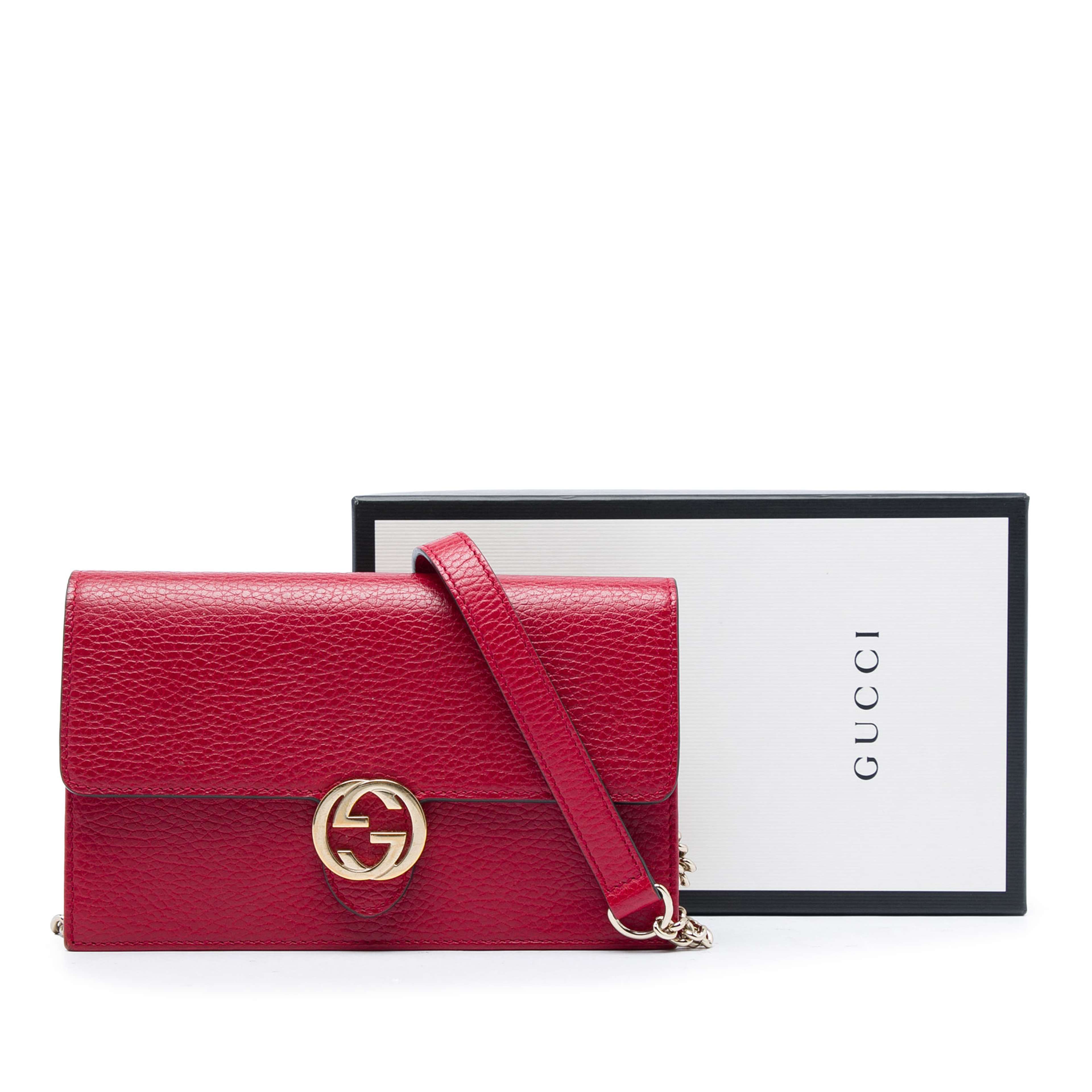 Gucci Dollar Calfskin Interlocking G Wallet On Chain, från Luxclusif, i färgen röd. Klicka för att öppna bilden i stort format