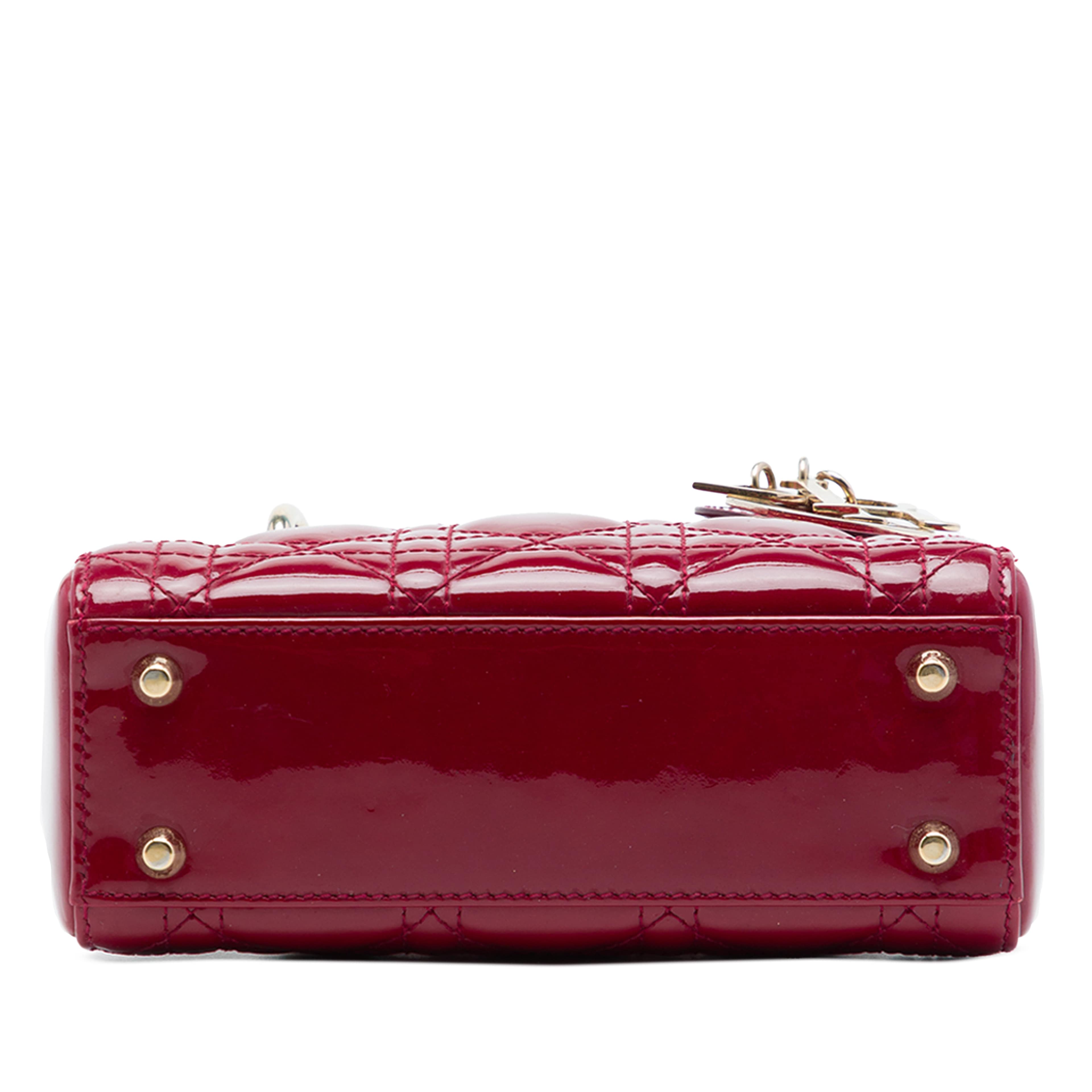Dior Mini Patent Cannage Lady Dior, från Luxclusif, i färgen röd. Klicka för att öppna bilden i stort format