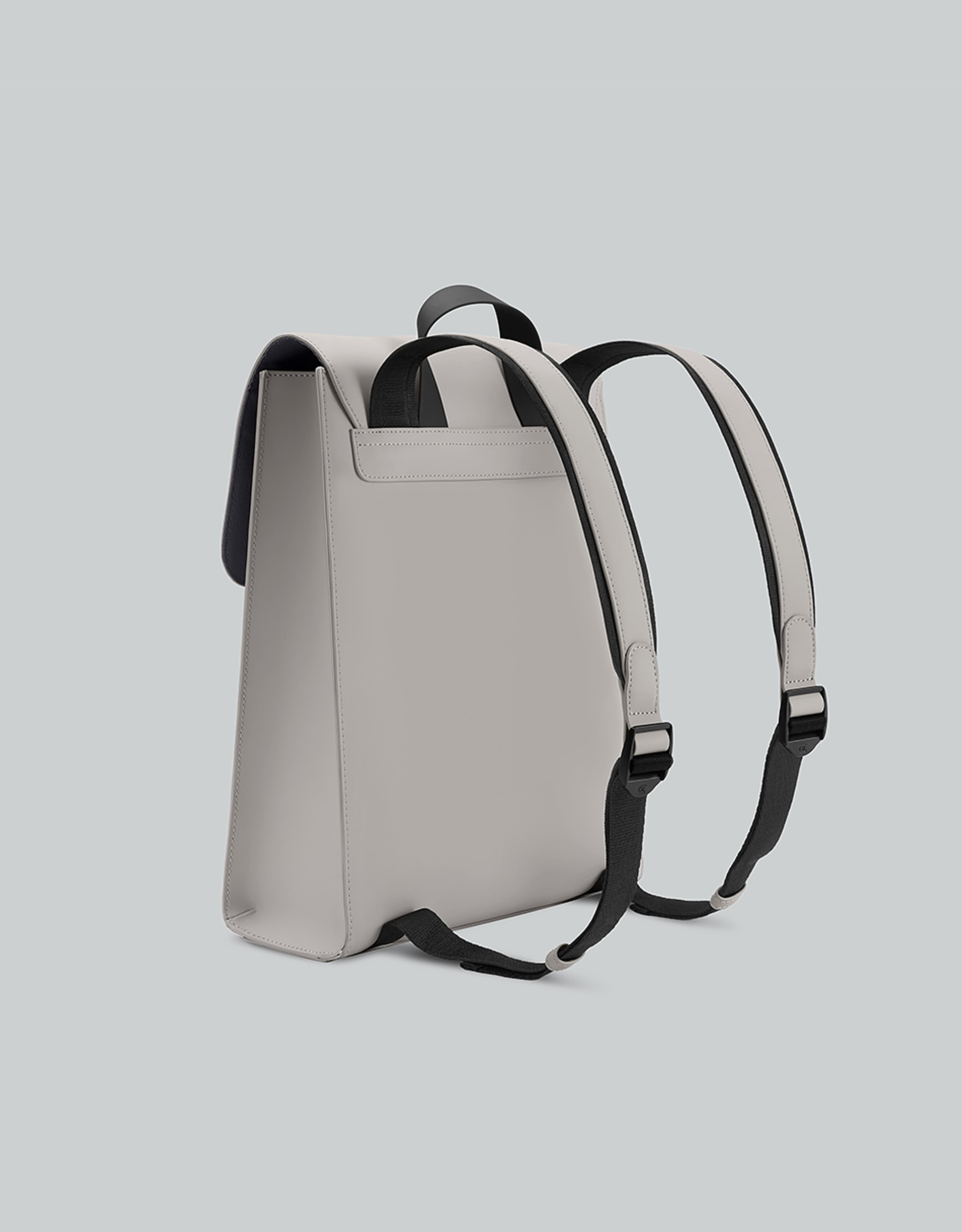 Spläsh Id Backpack 14", från Gaston Luga, i färgen taupe. Klicka för att öppna bilden i stort format