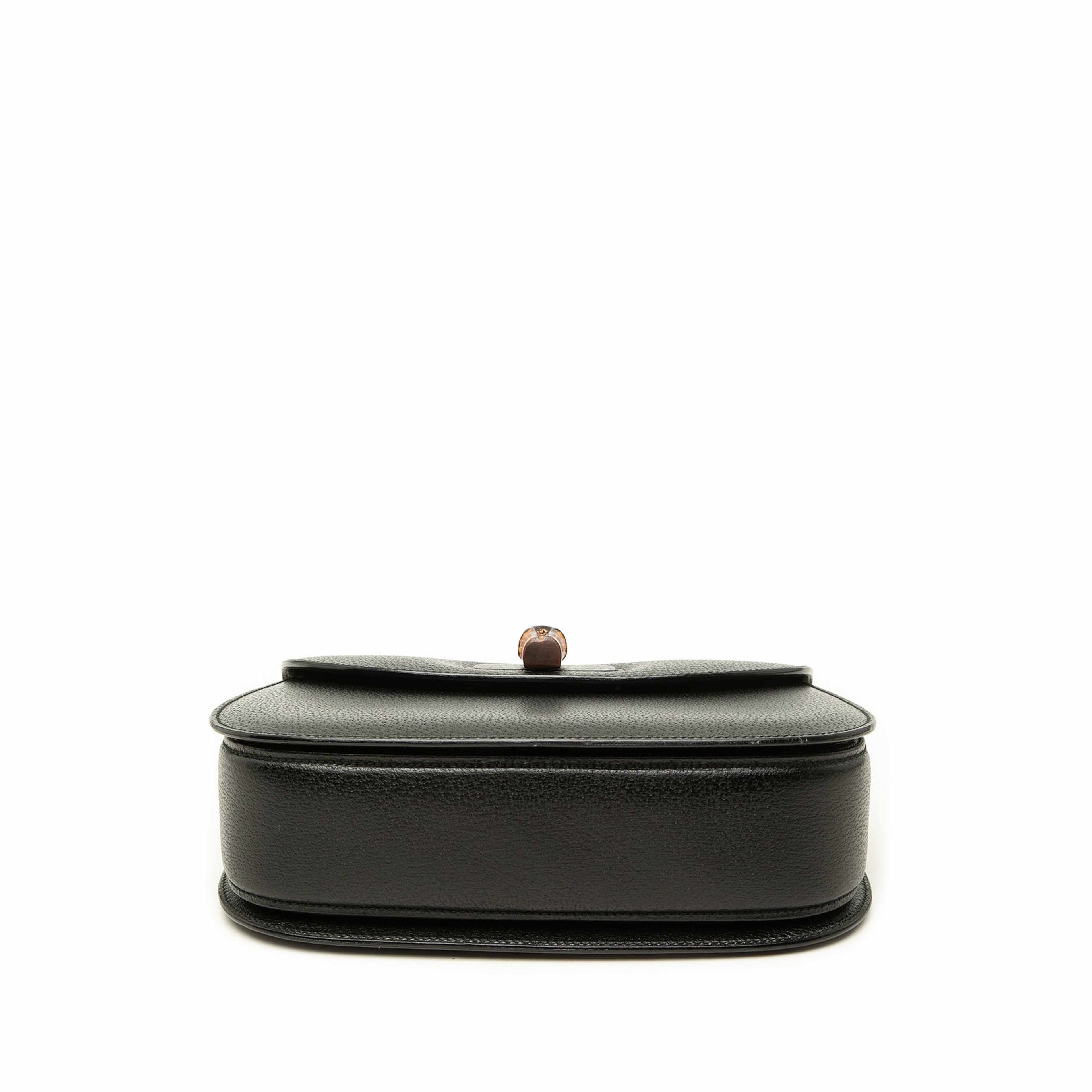Gucci Grained Calfskin Bamboo Night, från Luxclusif, i färgen svart. Klicka för att öppna bilden i stort format