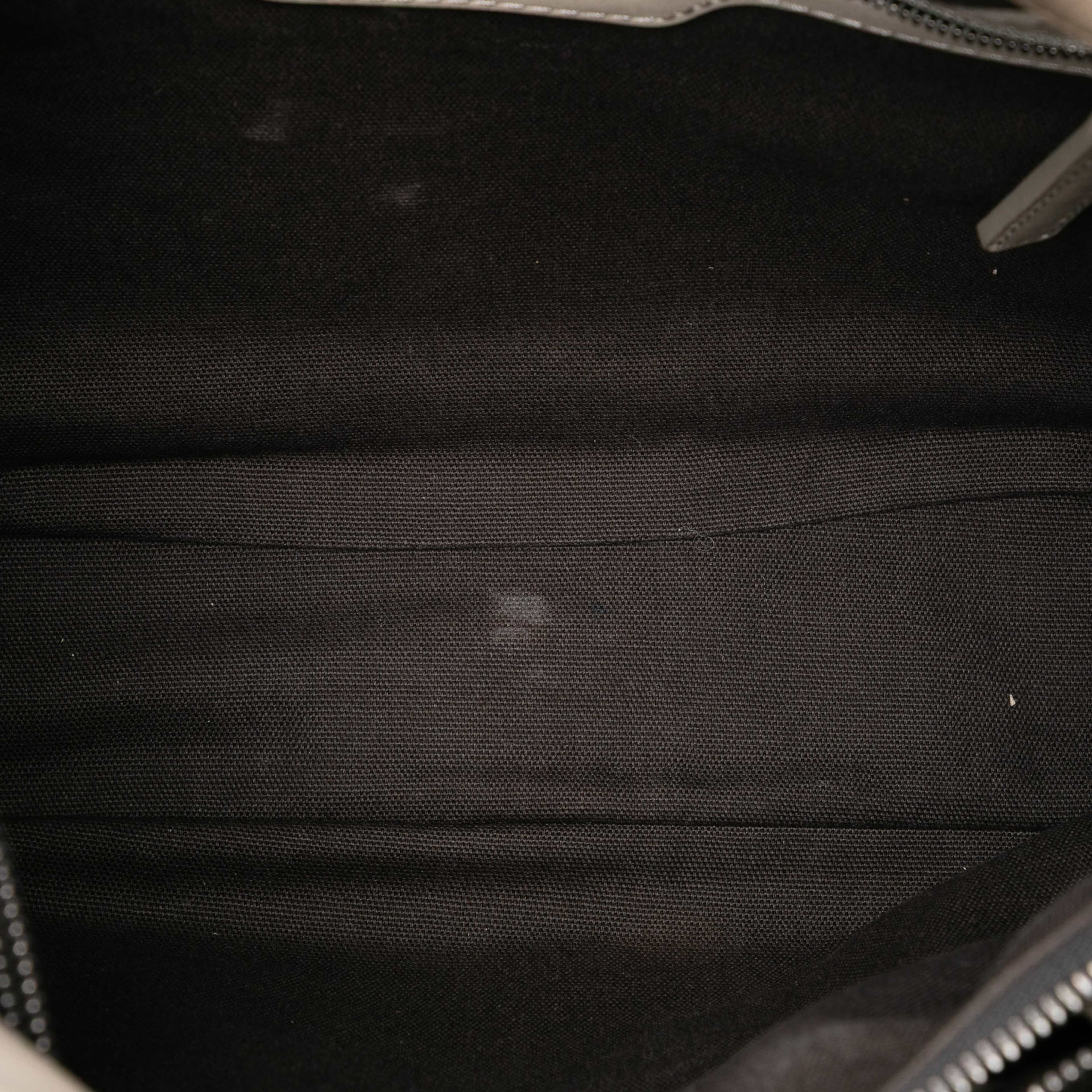 Burberry Medium Smoke Check Coated Canvas Walden Belted Hobo, från Luxclusif, i färgen light brown. Klicka för att öppna bilden i stort format