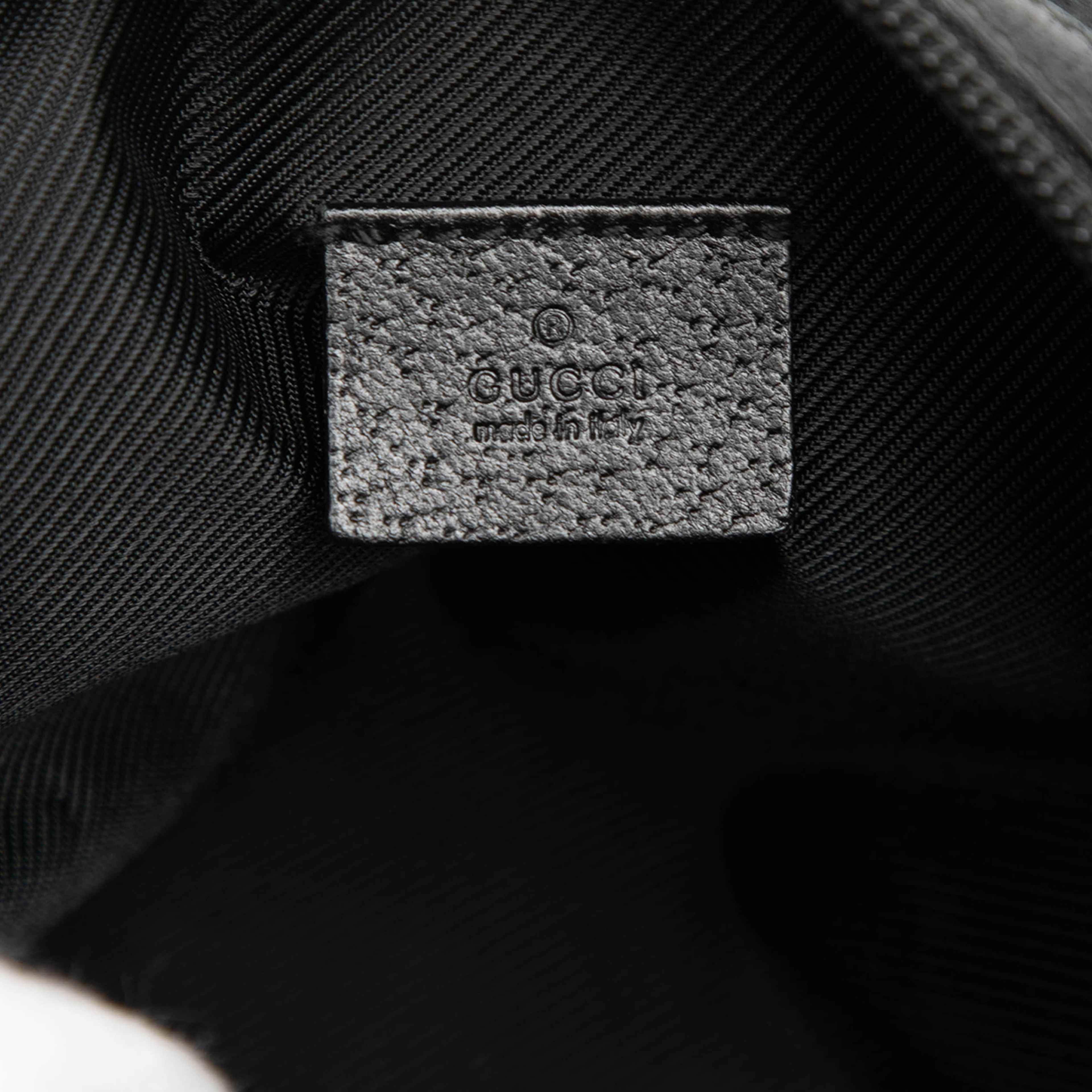 Gucci Gg Canvas Handbag, från Luxclusif, i färgen black. Klicka för att öppna bilden i stort format