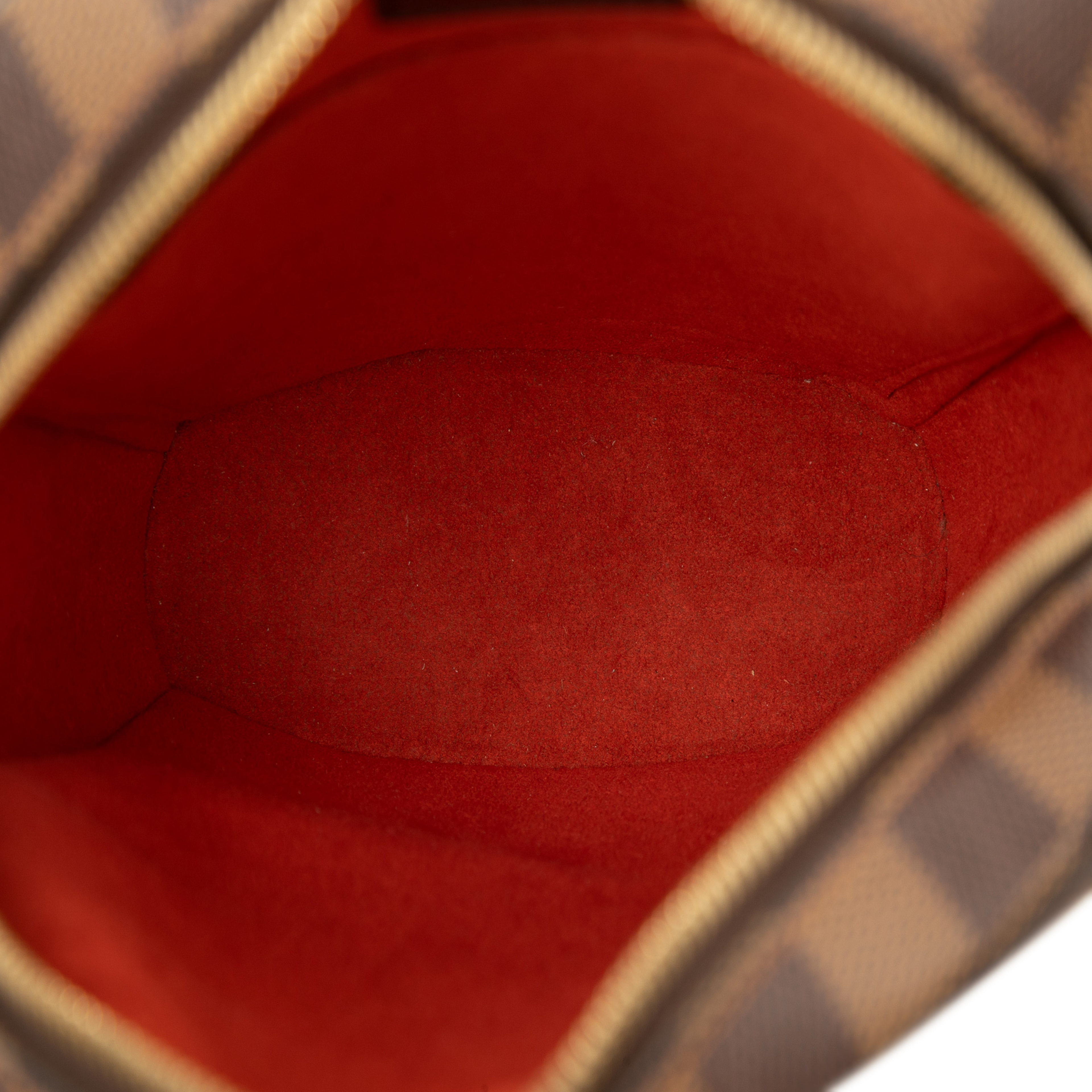 Louis Vuitton Damier Ebene Ipanema Pm, från Luxclusif, i färgen brun. Klicka för att öppna bilden i stort format