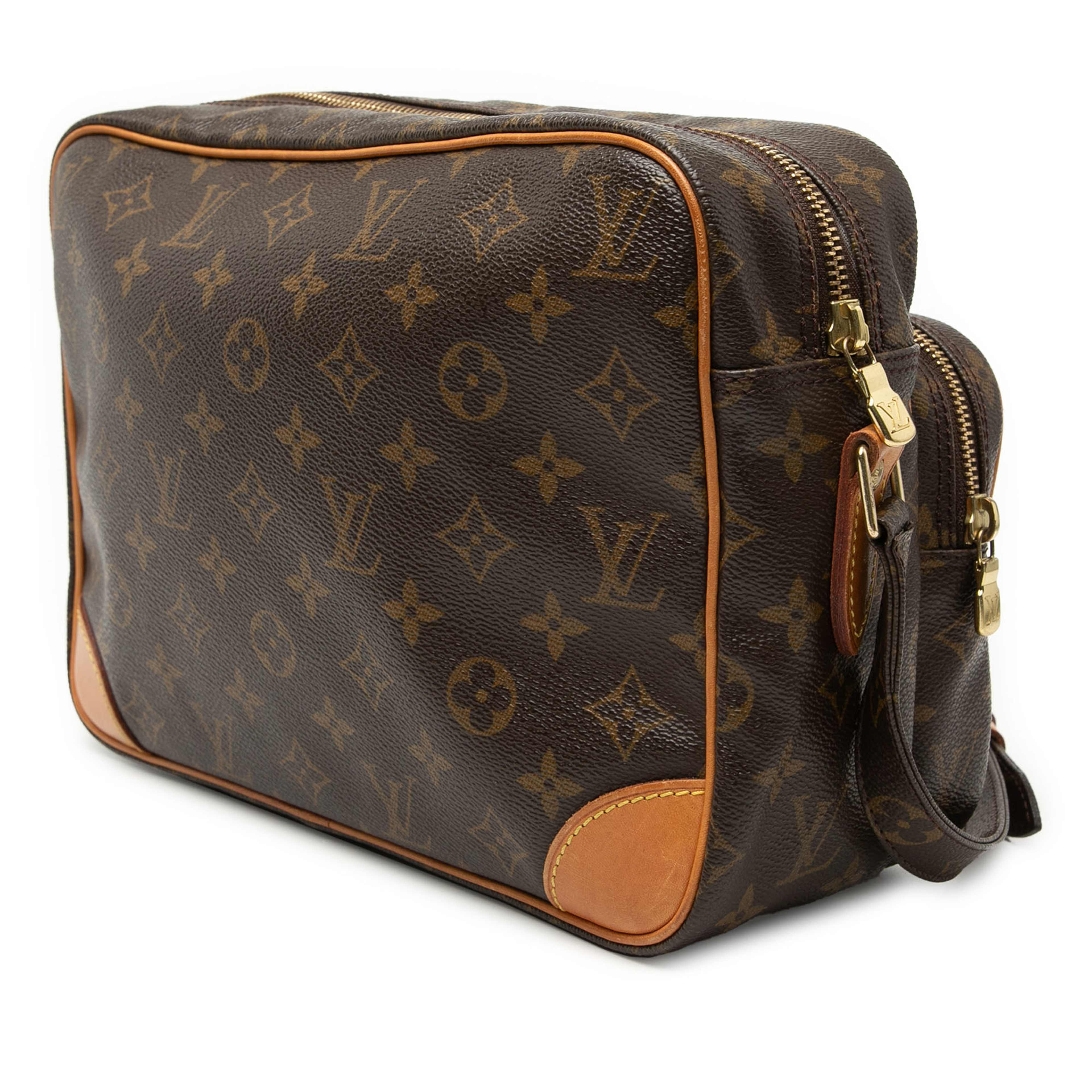 Louis Vuitton Monogram Nil Crossbody, från Luxclusif, i färgen brown. Klicka för att öppna bilden i stort format