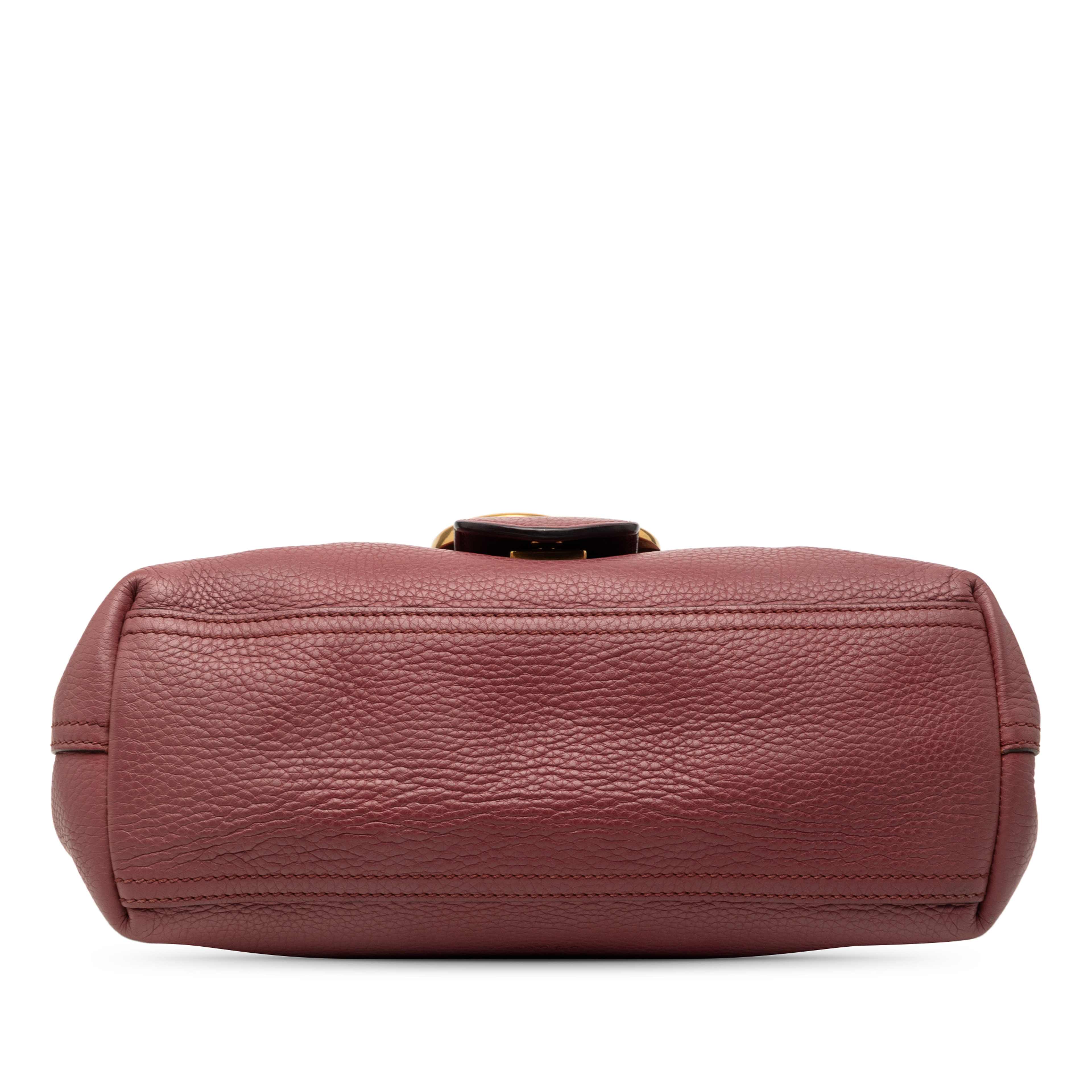 Gucci Small Gg Marmont Leather Shoulder Bag, från Luxclusif, i färgen rose gold. Klicka för att öppna bilden i stort format