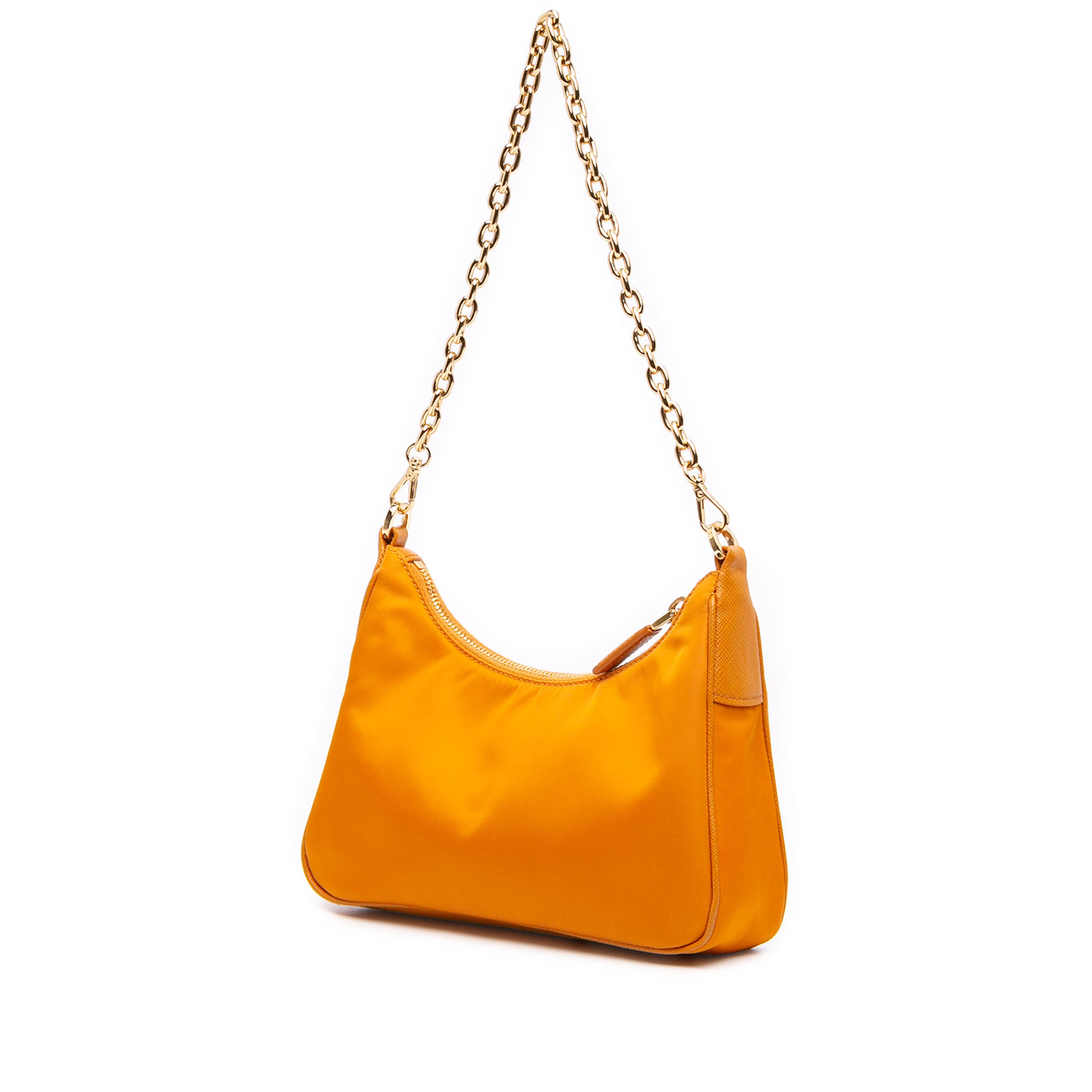 Prada Saffiano Trimmed Re Nylon Re Edition 2005 Satchel, från Luxclusif, i färgen orange. Klicka för att öppna bilden i stort format