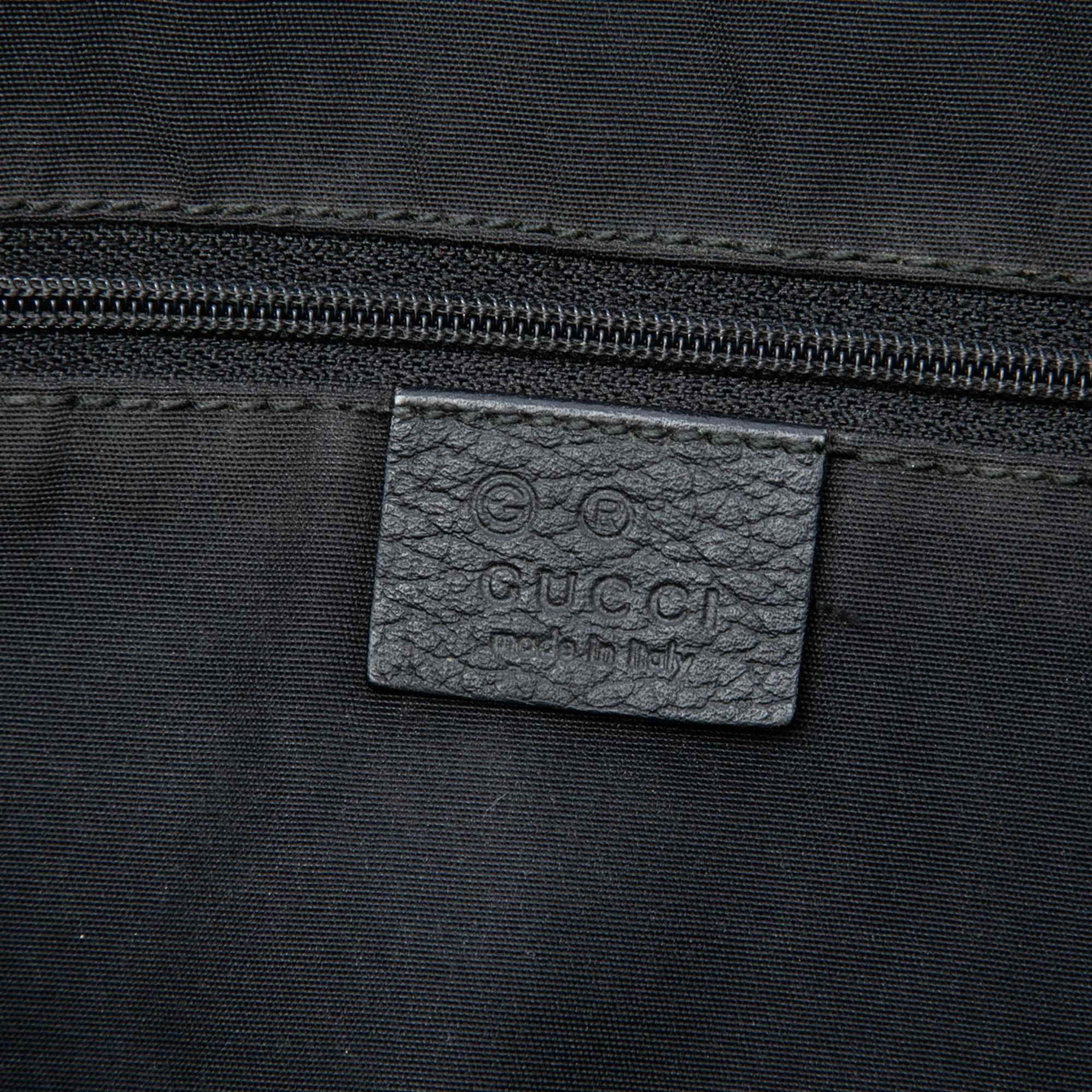 Gucci Gg Canvas Abbey D Ring Tote, från Luxclusif, i färgen grå. Klicka för att öppna bilden i stort format