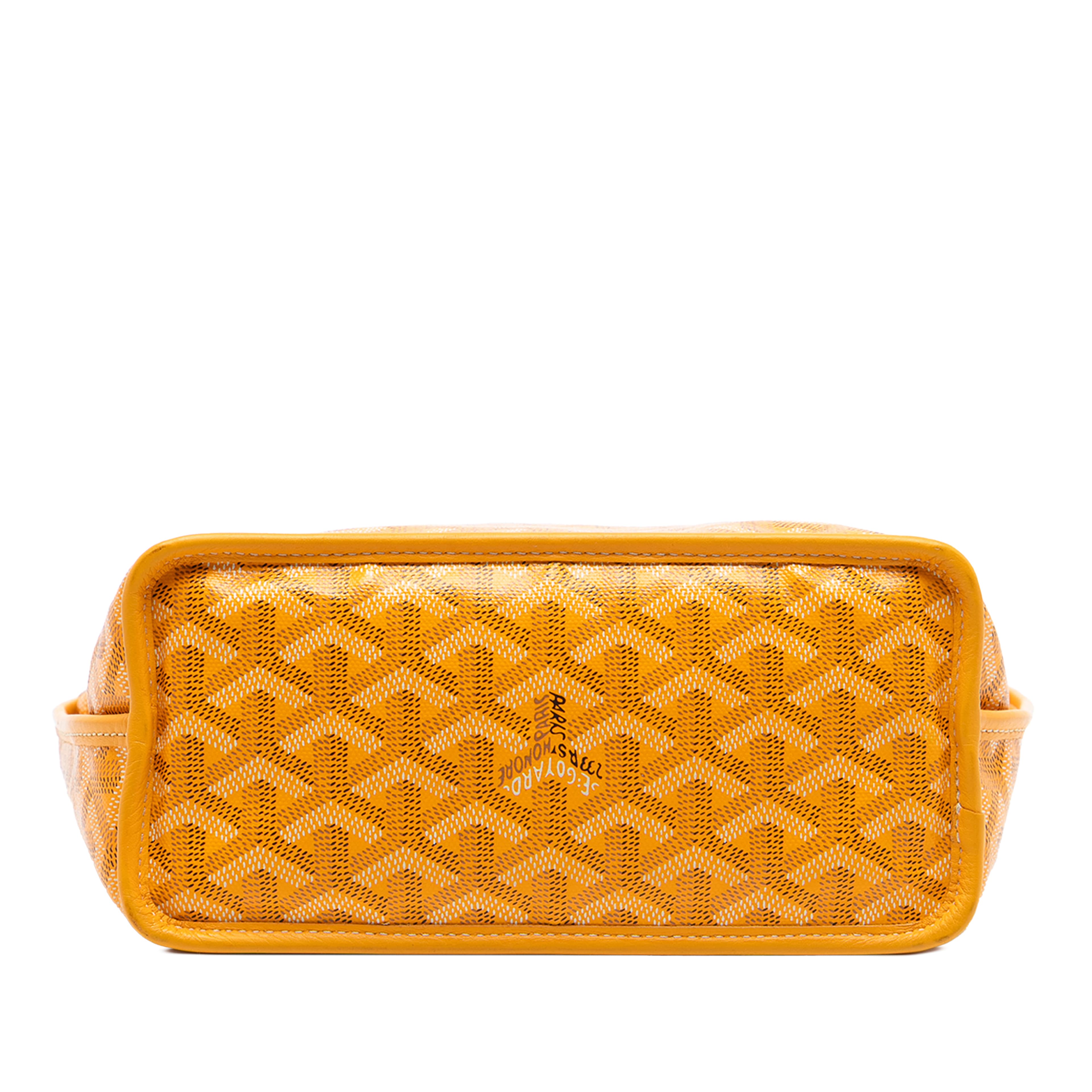 Goyard Mini Goyardine Reversible Anjou, från Luxclusif, i färgen yellow. Klicka för att öppna bilden i stort format