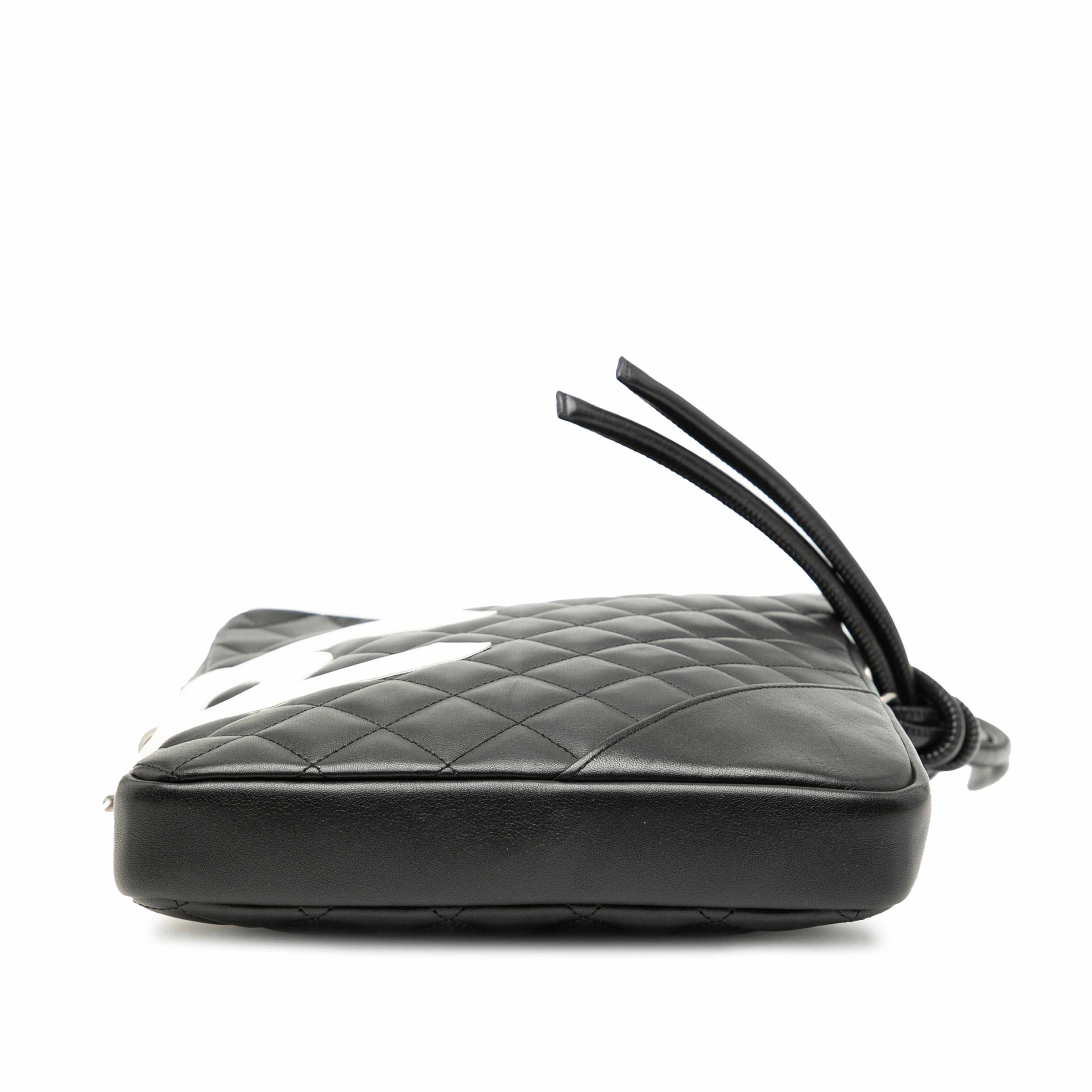 Chanel Quilted Lambskin Cambon Ligne Crossbody, från Luxclusif, i färgen black. Klicka för att öppna bilden i stort format