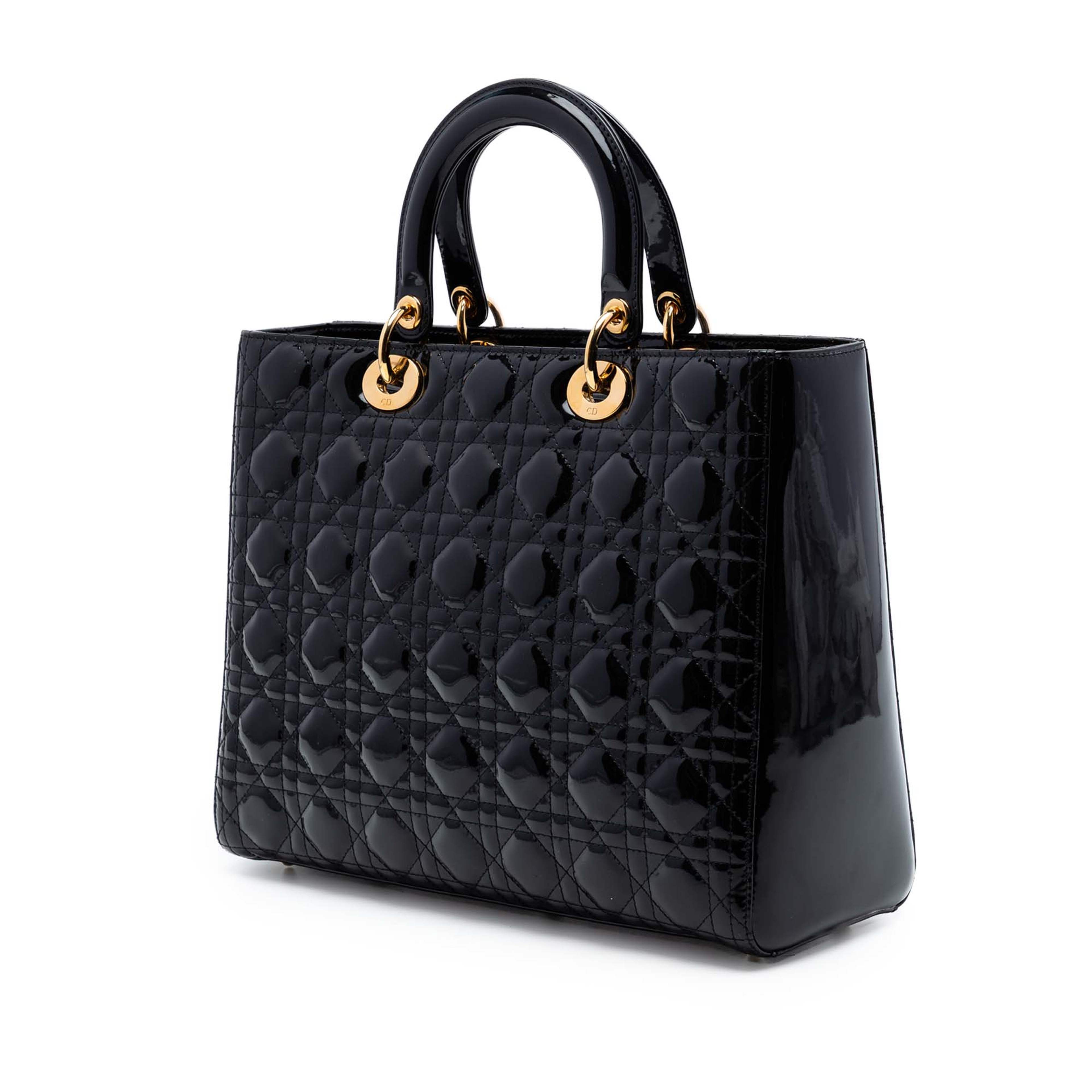 Dior Large Patent Cannage Lady Dior, från Luxclusif, i färgen black. Klicka för att öppna bilden i stort format
