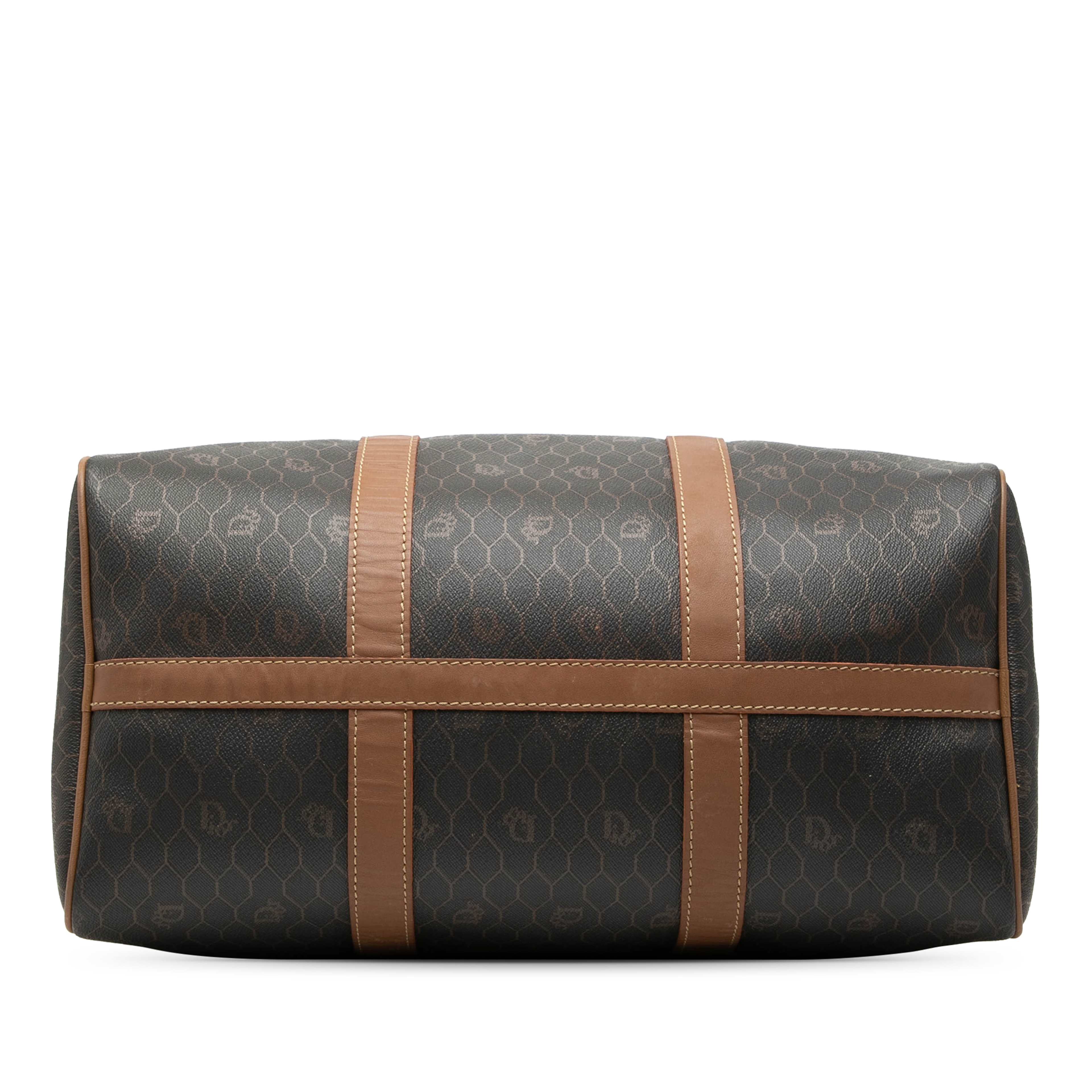 Dior Honeycomb Coated Canvas Boston Bag, från Luxclusif, i färgen svart. Klicka för att öppna bilden i stort format