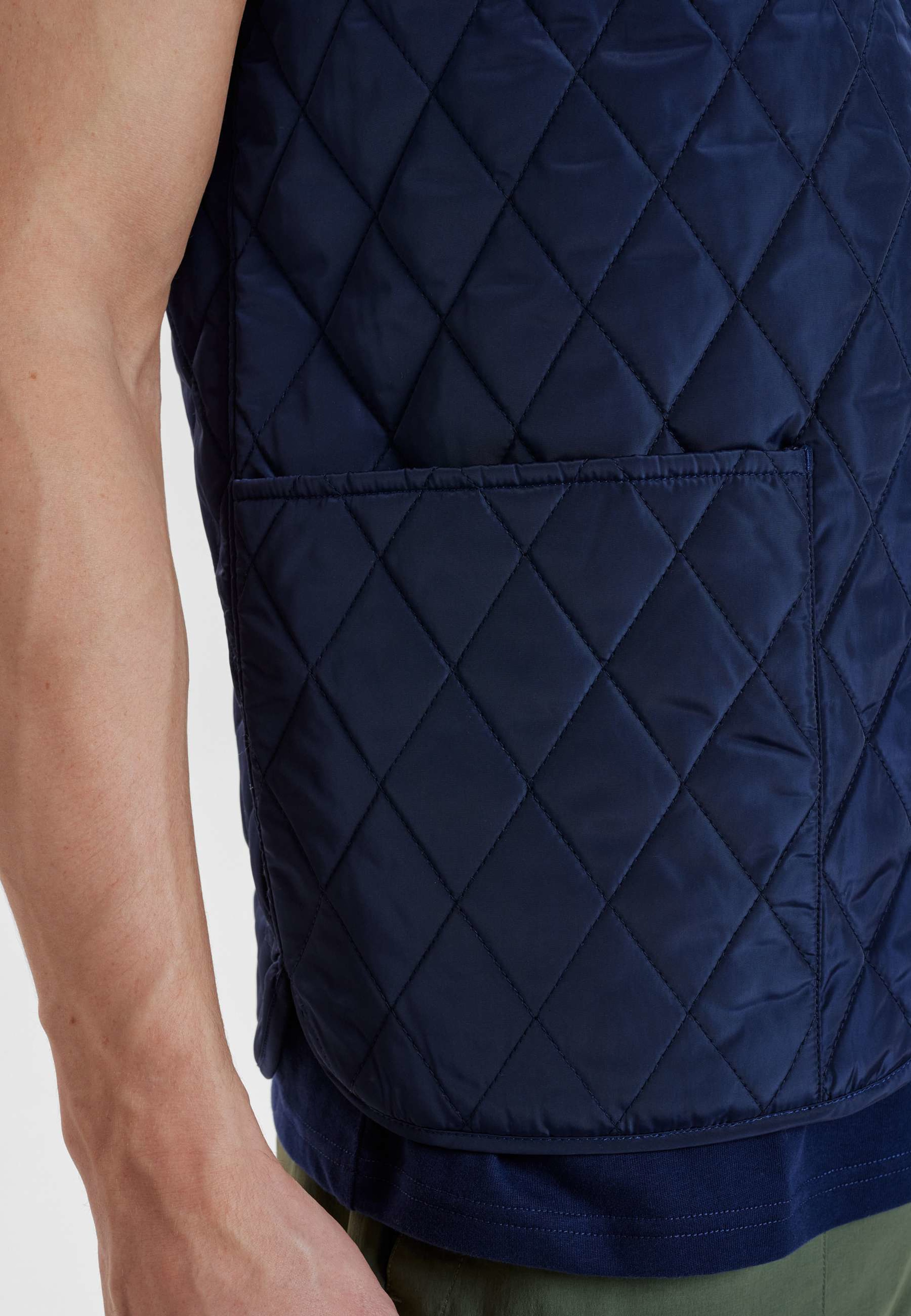 Quiltad Väst | Återvunnen Polyester | Grön