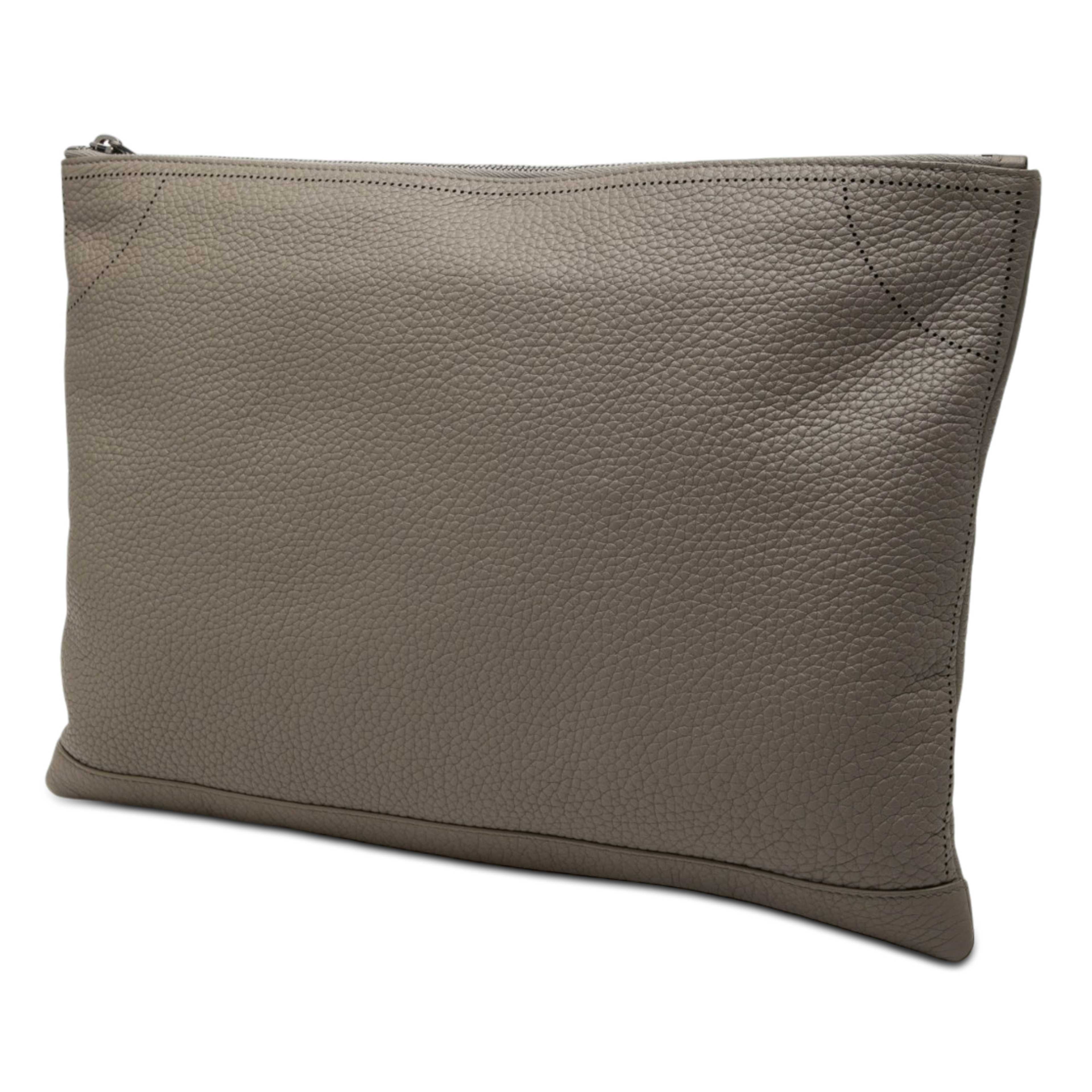 Balenciaga Calfskin Motocross Blackout Clutch, från Luxclusif, i färgen brun. Klicka för att öppna bilden i stort format