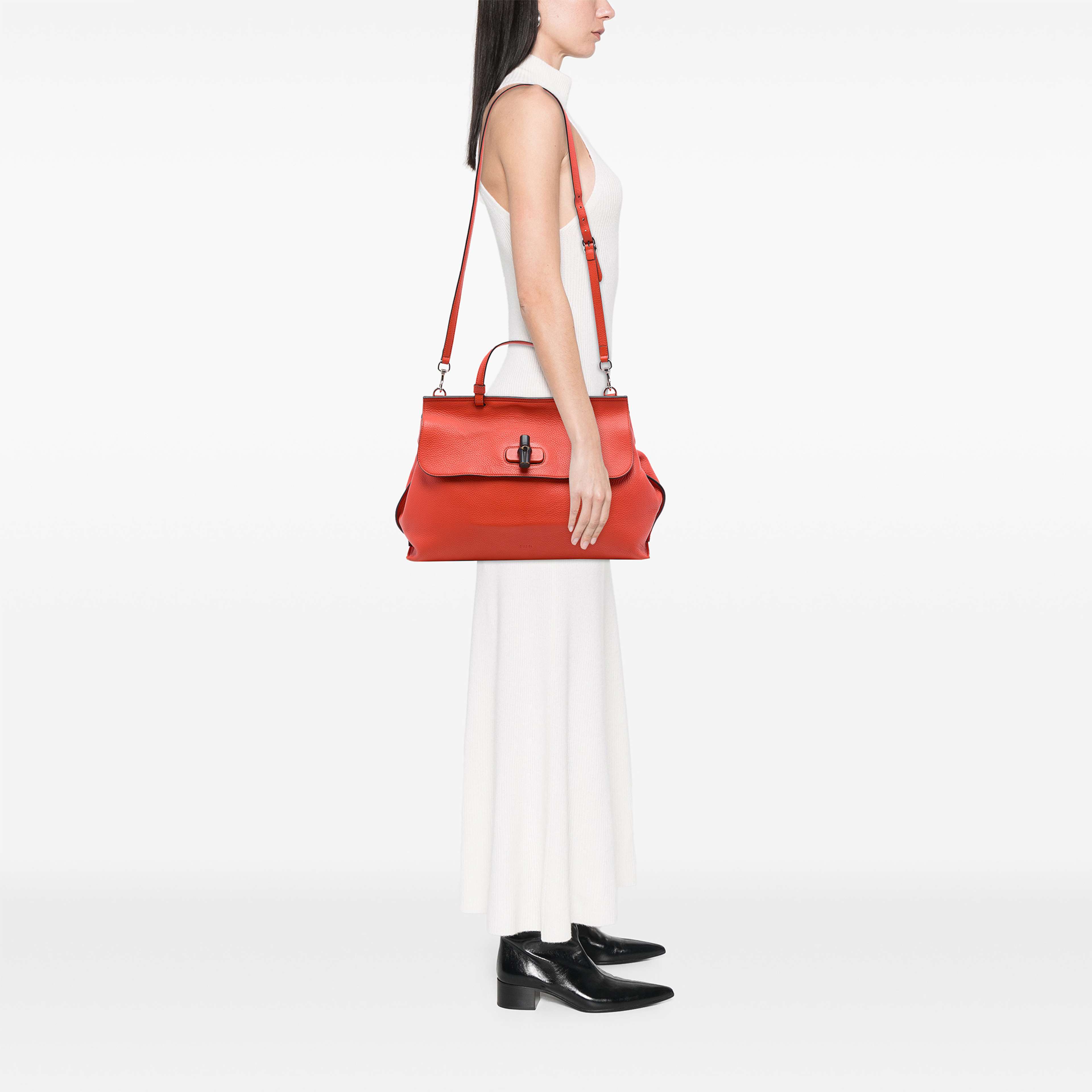Gucci Large Calfskin Bamboo Daily Satchel, från Luxclusif, i färgen orange. Klicka för att öppna bilden i stort format