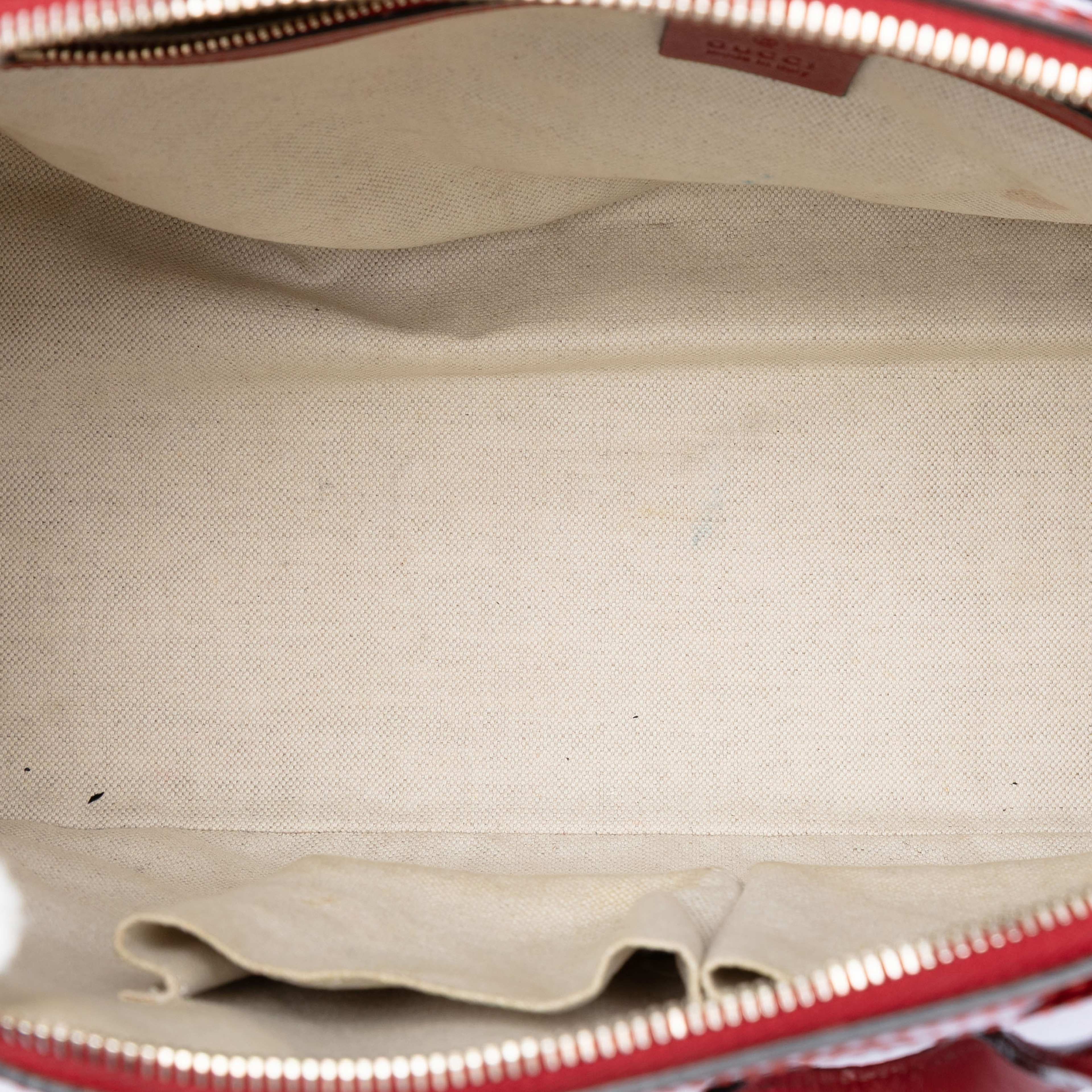 Gucci Large Microguccissima Patent Nice Dome Satchel, från Luxclusif, i färgen red. Klicka för att öppna bilden i stort format