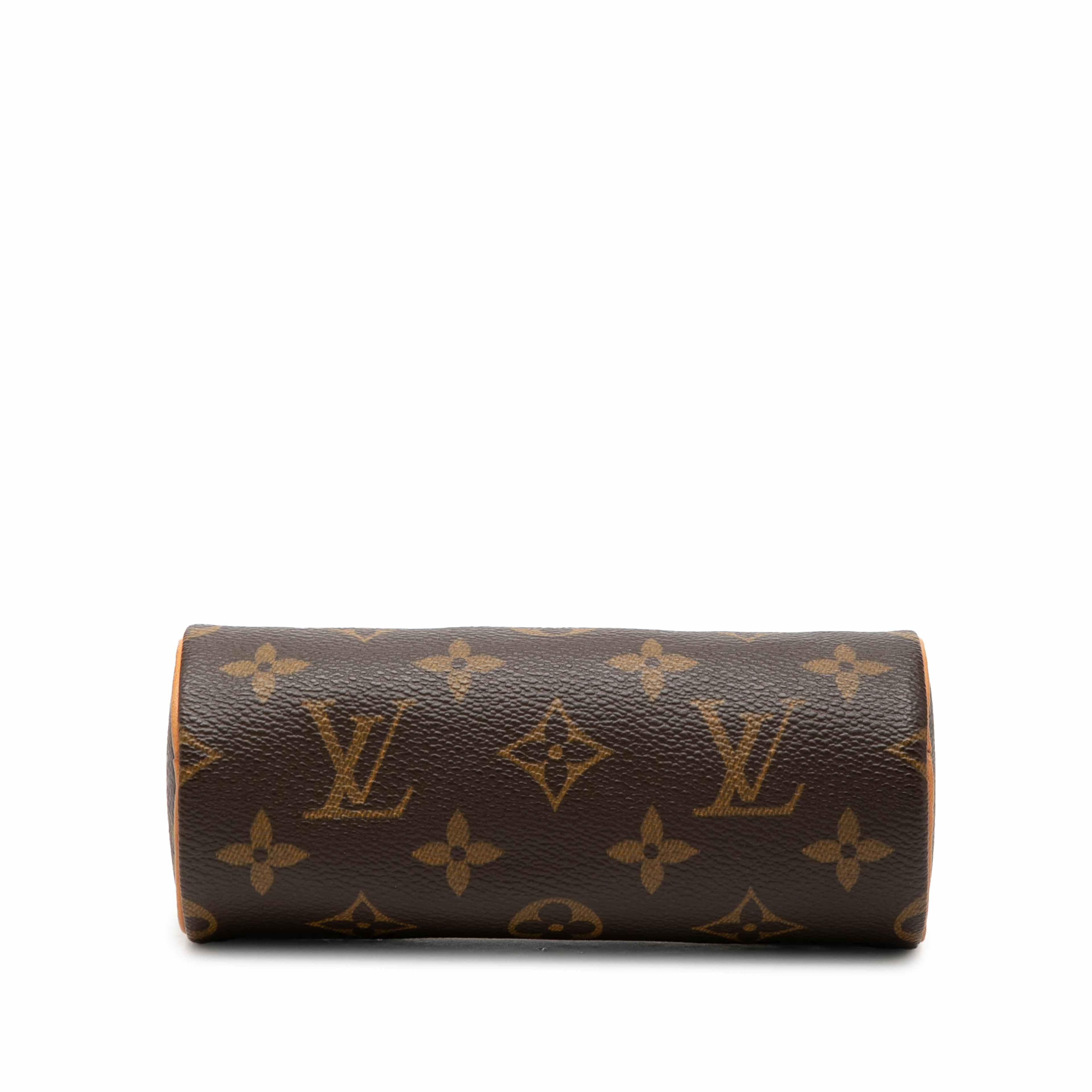 Louis Vuitton Monogram Papillon Pochette, från Luxclusif, i färgen brun. Klicka för att öppna bilden i stort format