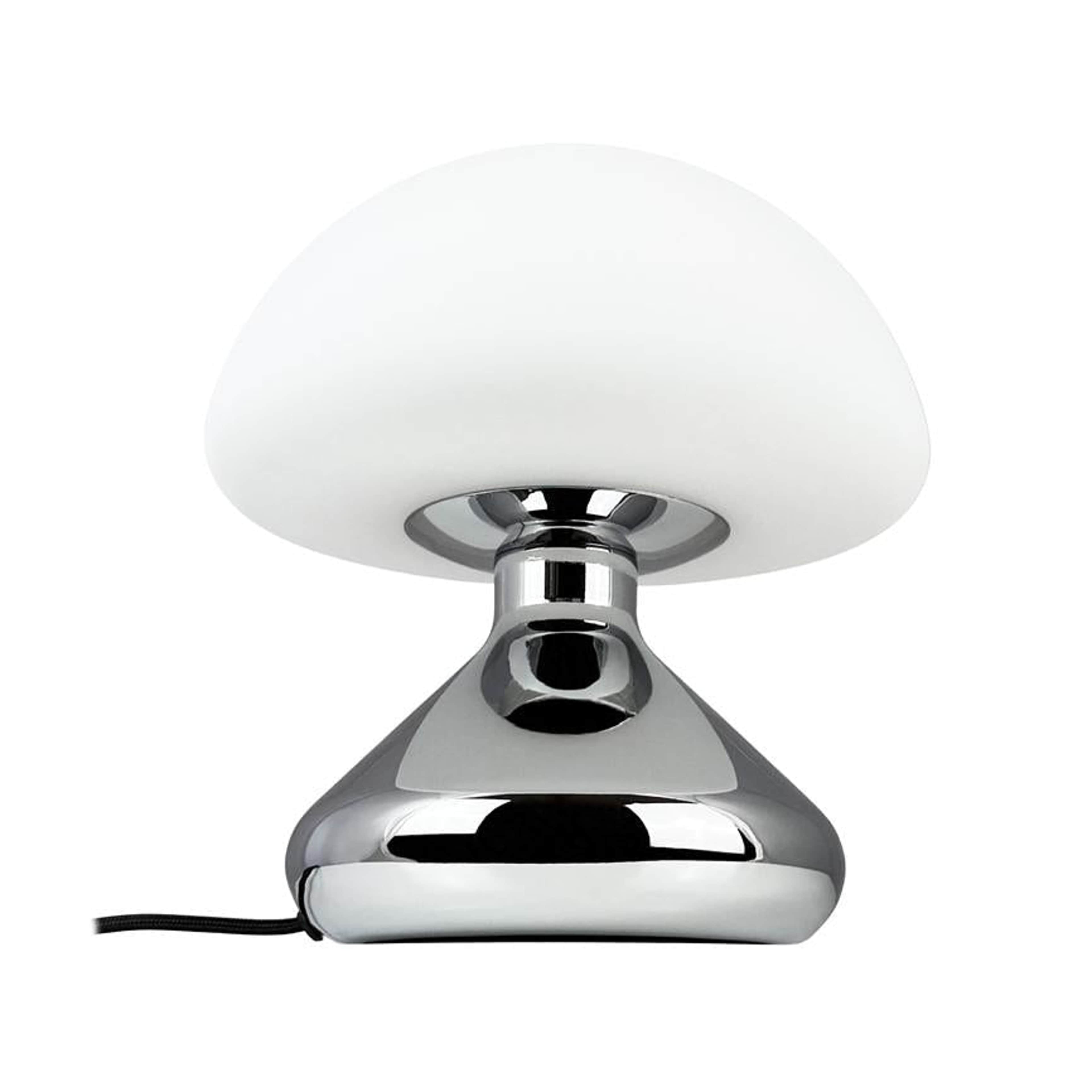 Trophy Table Lamp, från Dyberg Larsen, i färgen chrome/ opal. Klicka för att öppna bilden i stort format