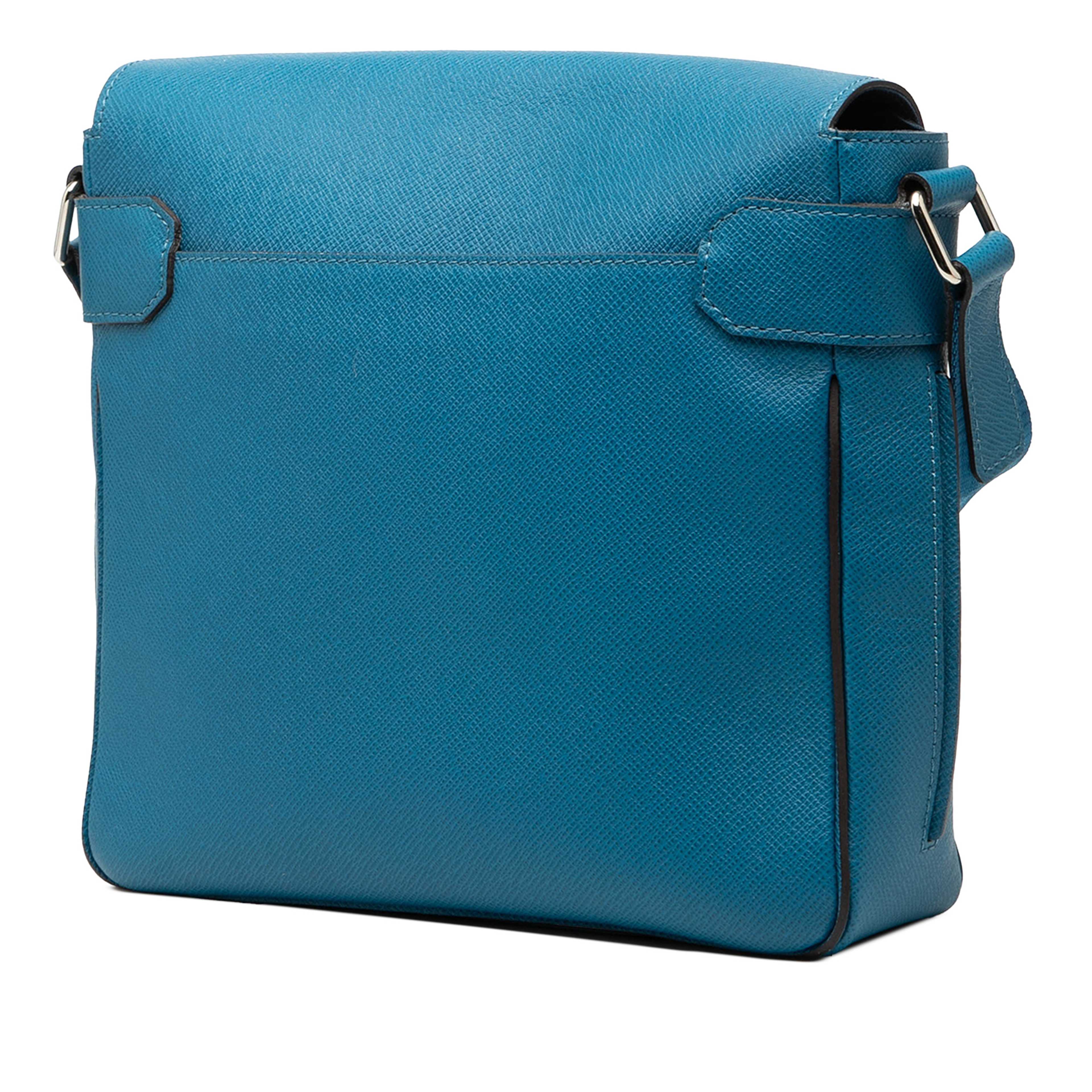 Louis Vuitton Taiga Roman Pm, från Luxclusif, i färgen blue. Klicka för att öppna bilden i stort format