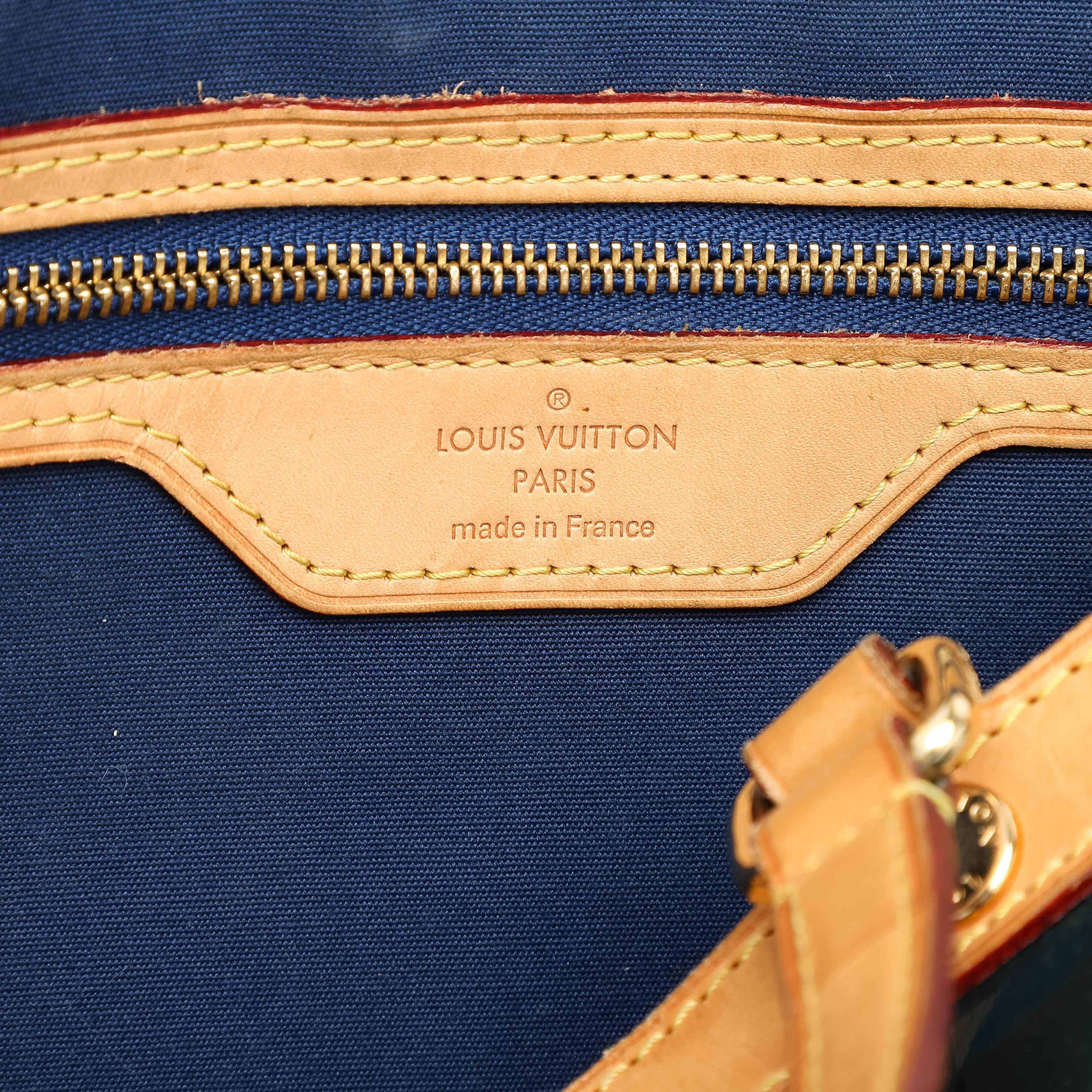 Louis Vuitton Monogram Vernis Brea Mm, från Luxclusif, i färgen dark blue. Klicka för att öppna bilden i stort format