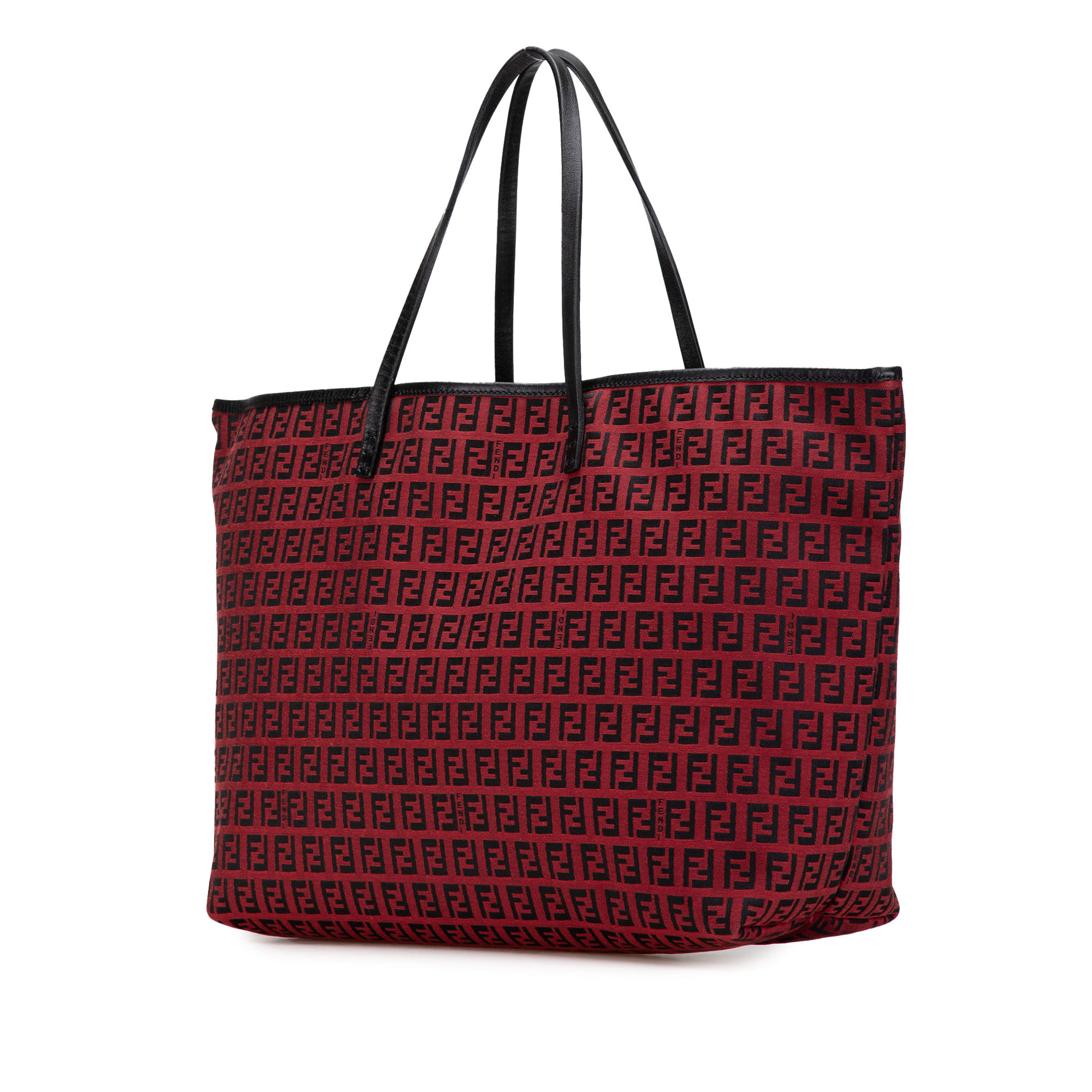 Fendi Medium Zucchino Canvas Roll Tote, från Luxclusif, i färgen dark red. Klicka för att öppna bilden i stort format
