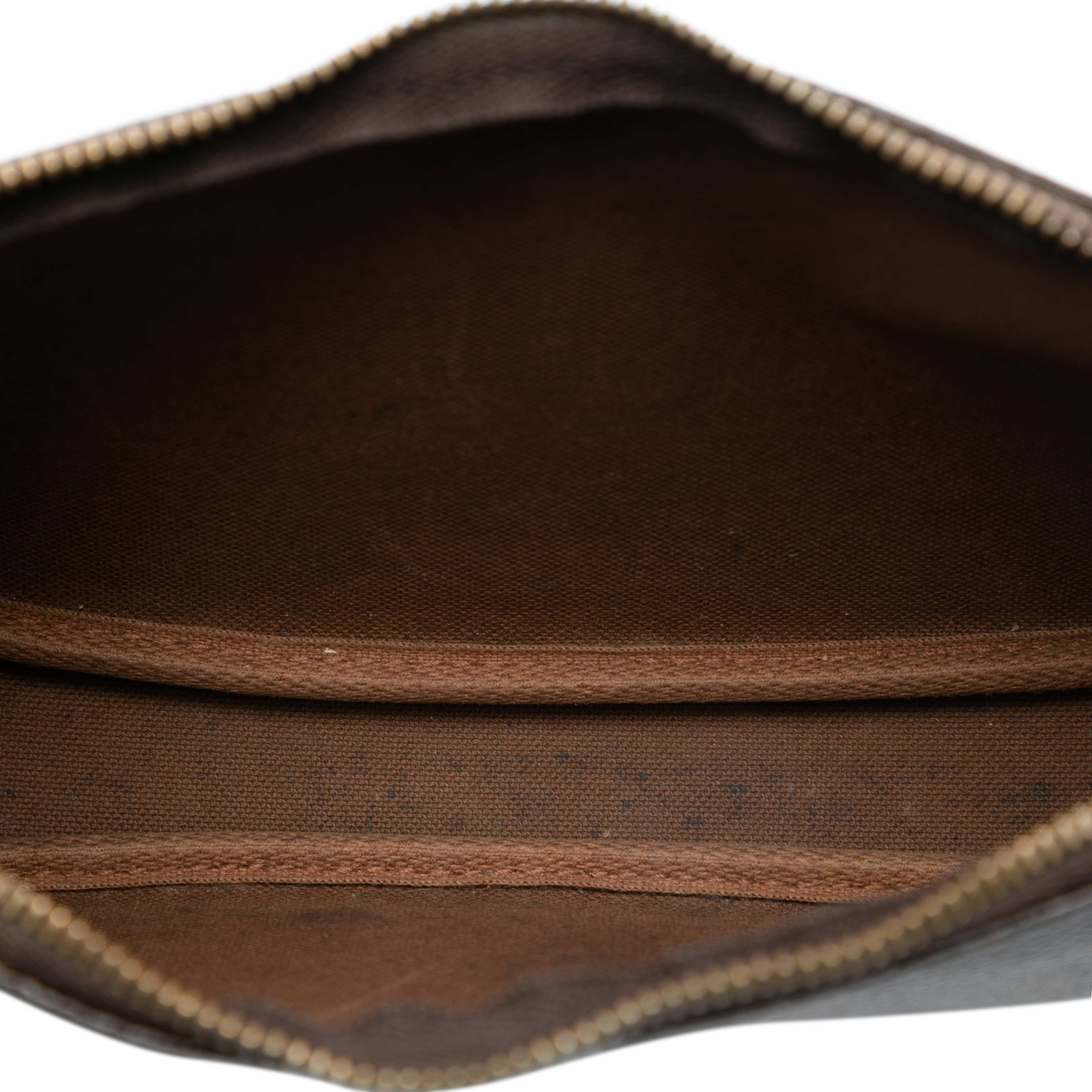 Louis Vuitton Monogram Pochette Accessoires, från Luxclusif, i färgen brown. Klicka för att öppna bilden i stort format