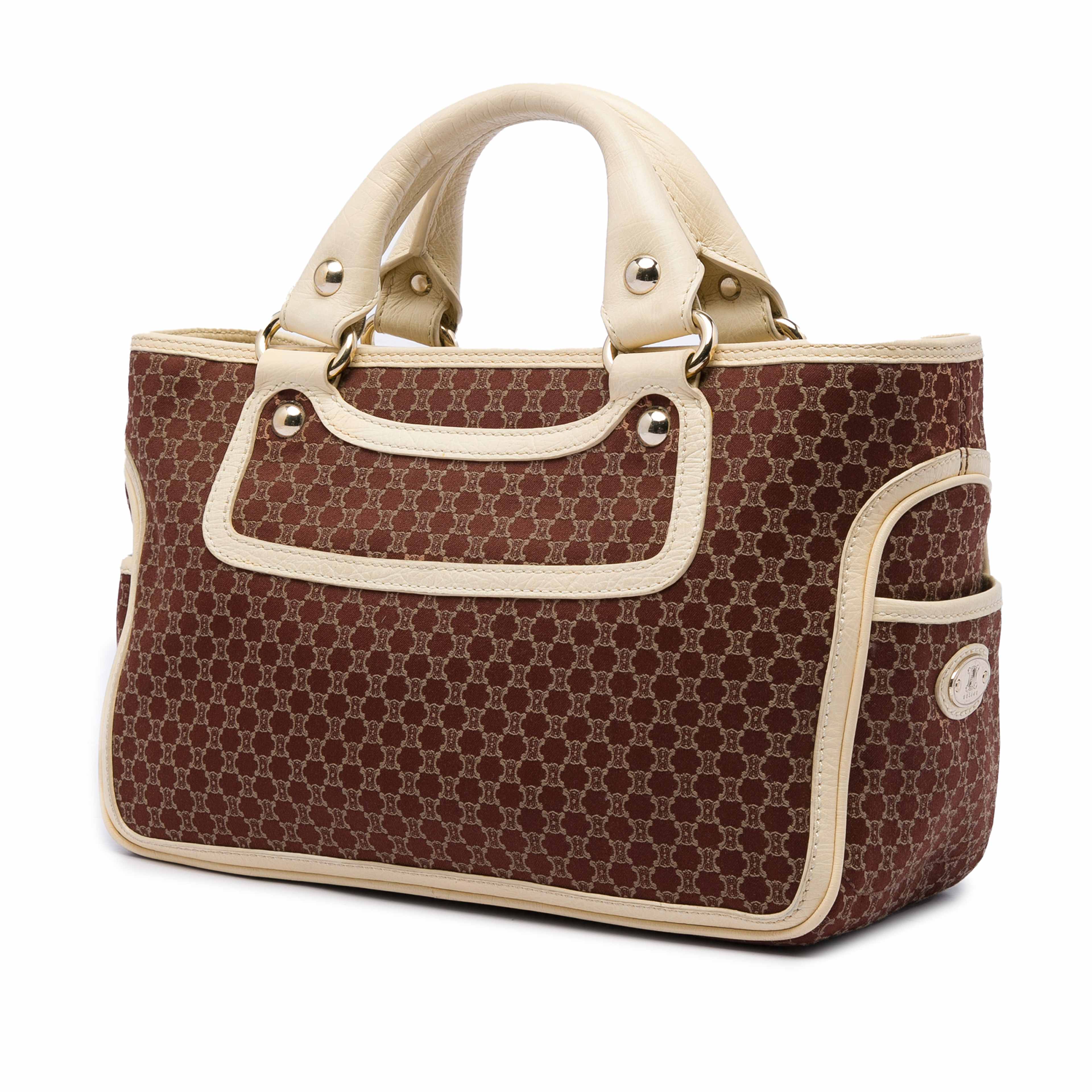 Celine Macadam Canvas Boogie Handbag, från Luxclusif, i färgen brun. Klicka för att öppna bilden i stort format