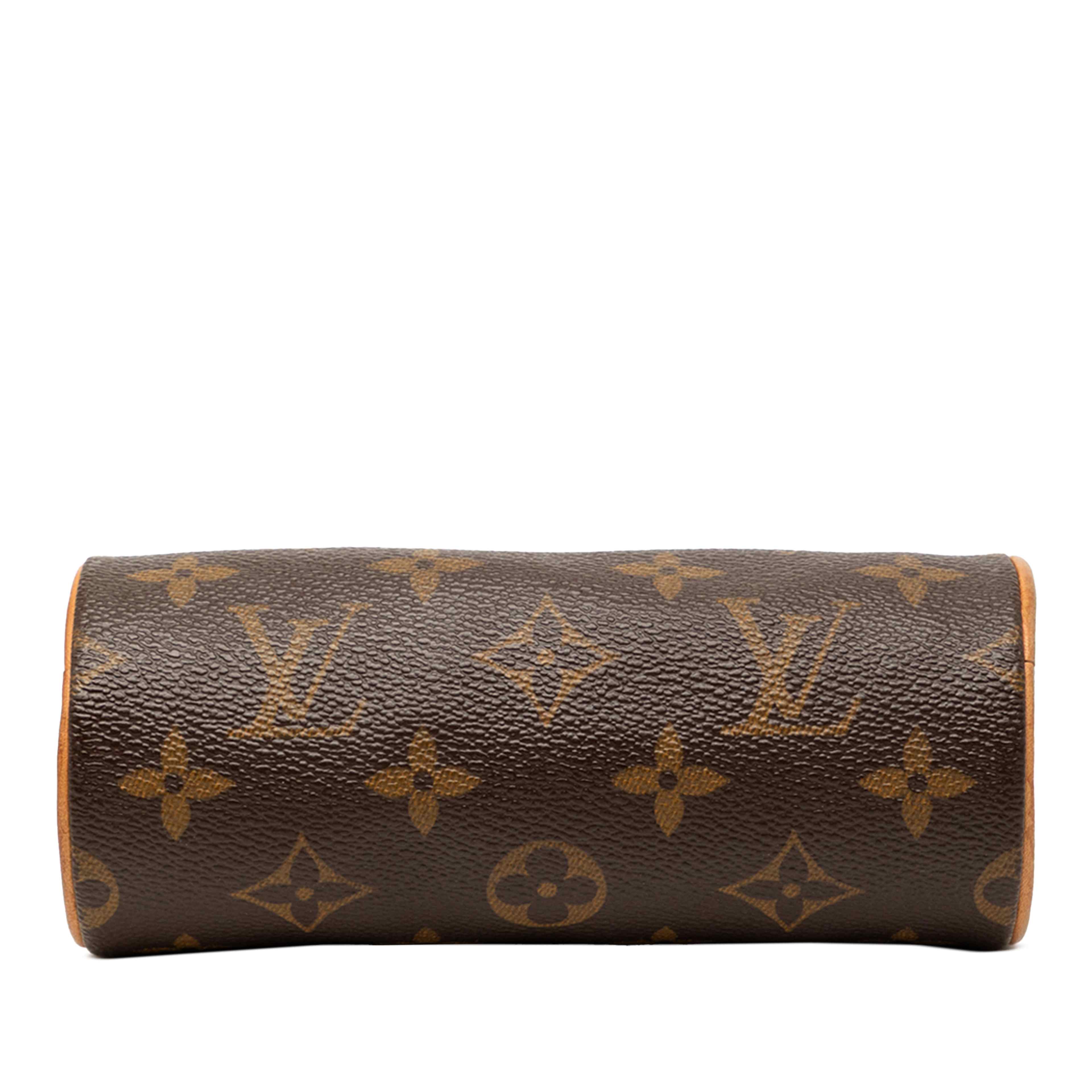 Louis Vuitton Monogram Papillon Pochette, från Luxclusif, i färgen brown. Klicka för att öppna bilden i stort format