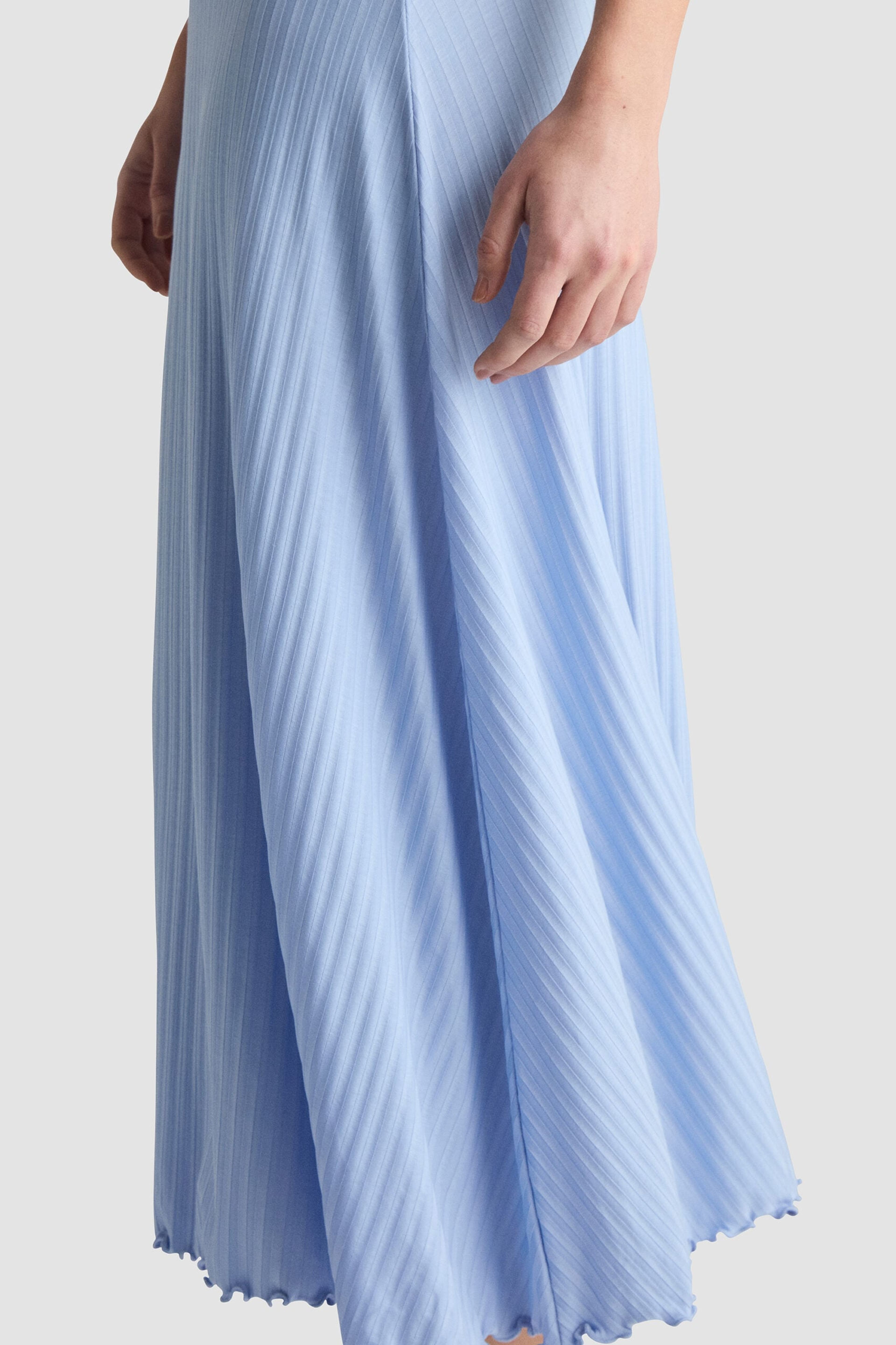 Peoney Skirt - Cloud, från Residus, i färgen blue. Klicka för att öppna bilden i stort format